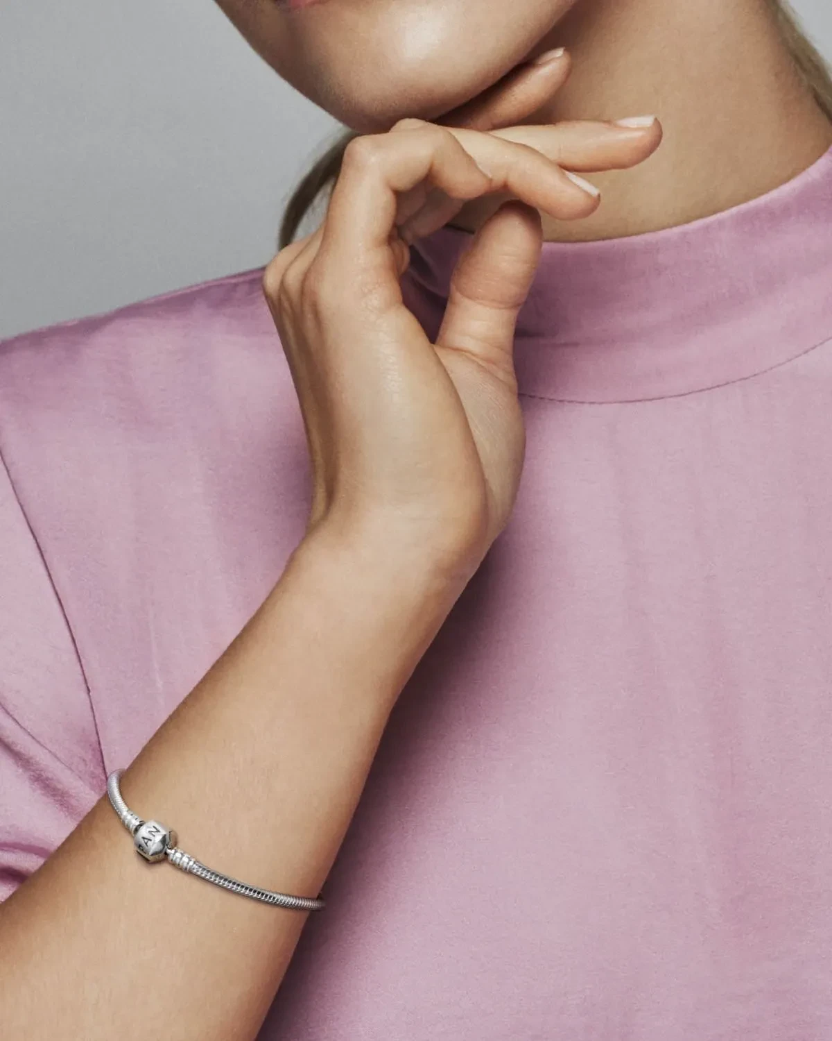 MOMENTS SNAKE CHAIN BRACELET