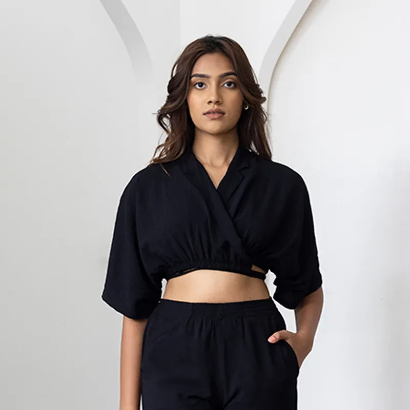 WRAP AROUND CROP IN BLACK