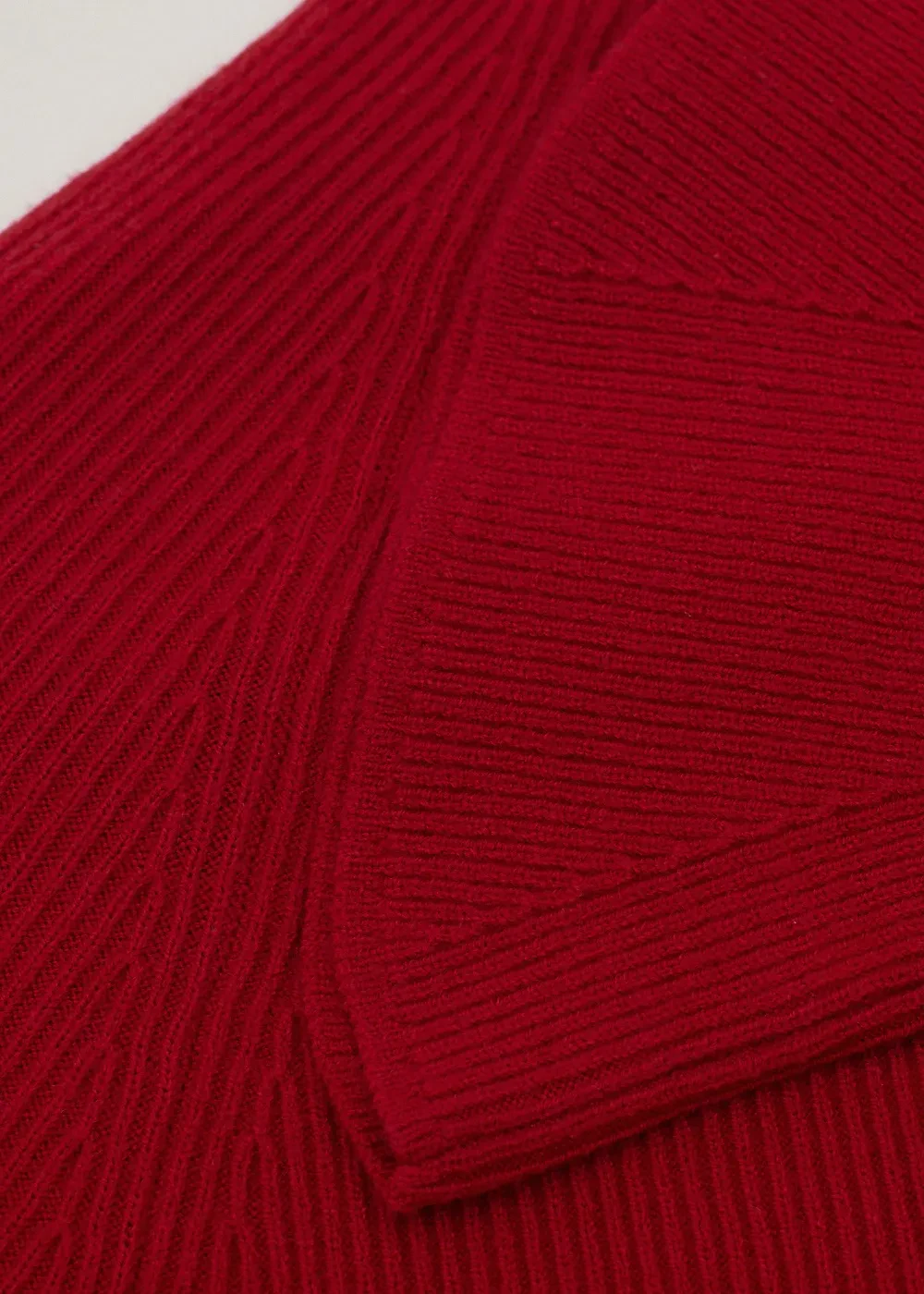 GWYNETH TRUMPET SLEEVE TURTLENECK KNIT TOP