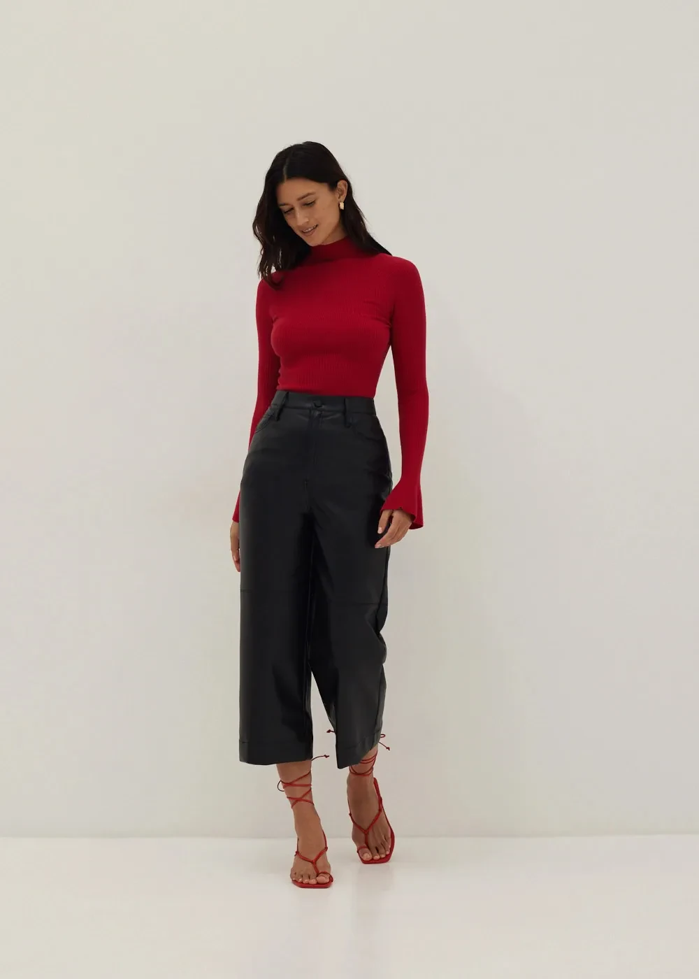 GWYNETH TRUMPET SLEEVE TURTLENECK KNIT TOP