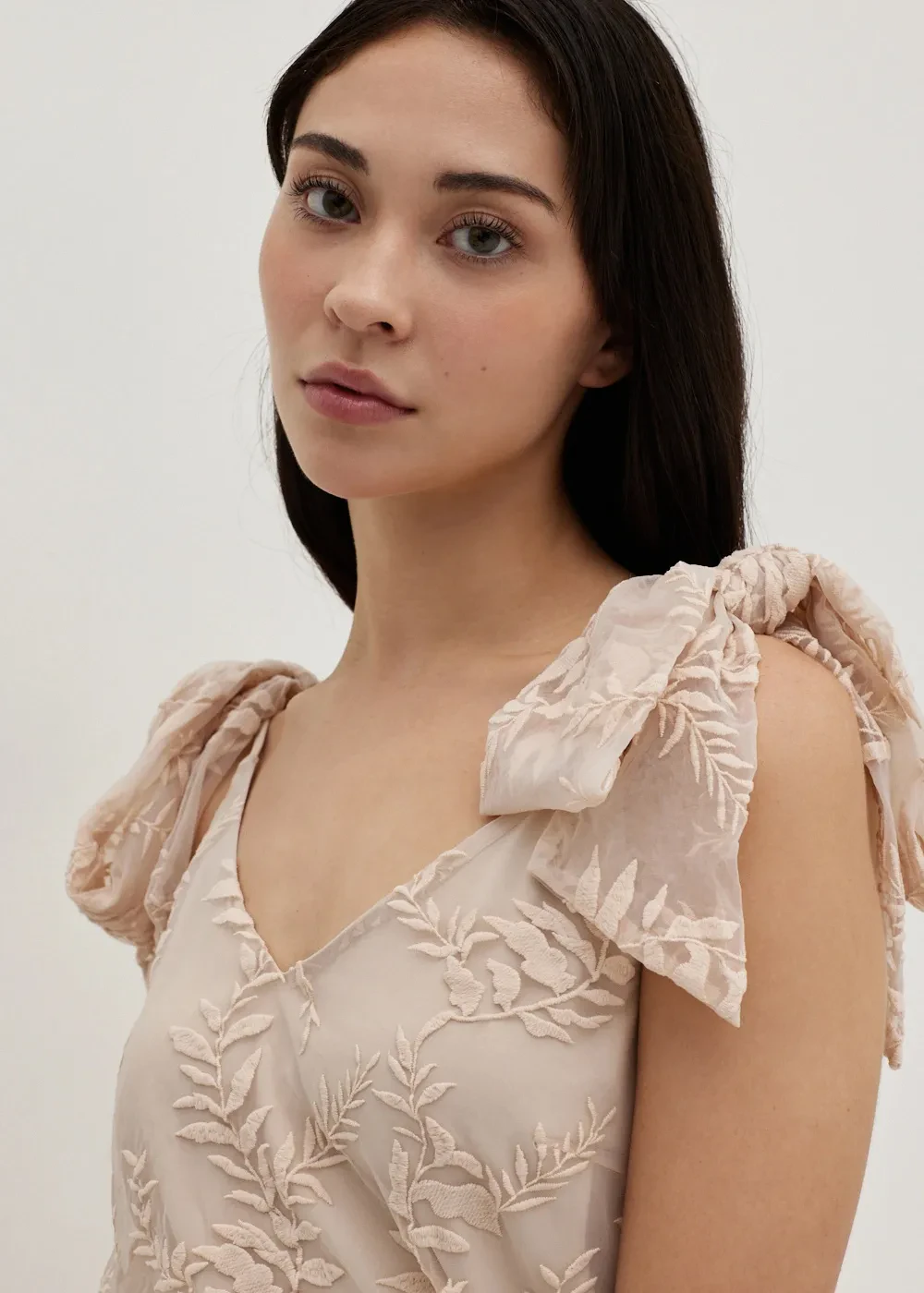 CAELYN ORGANZA LACE TIE SHOULDER TOP