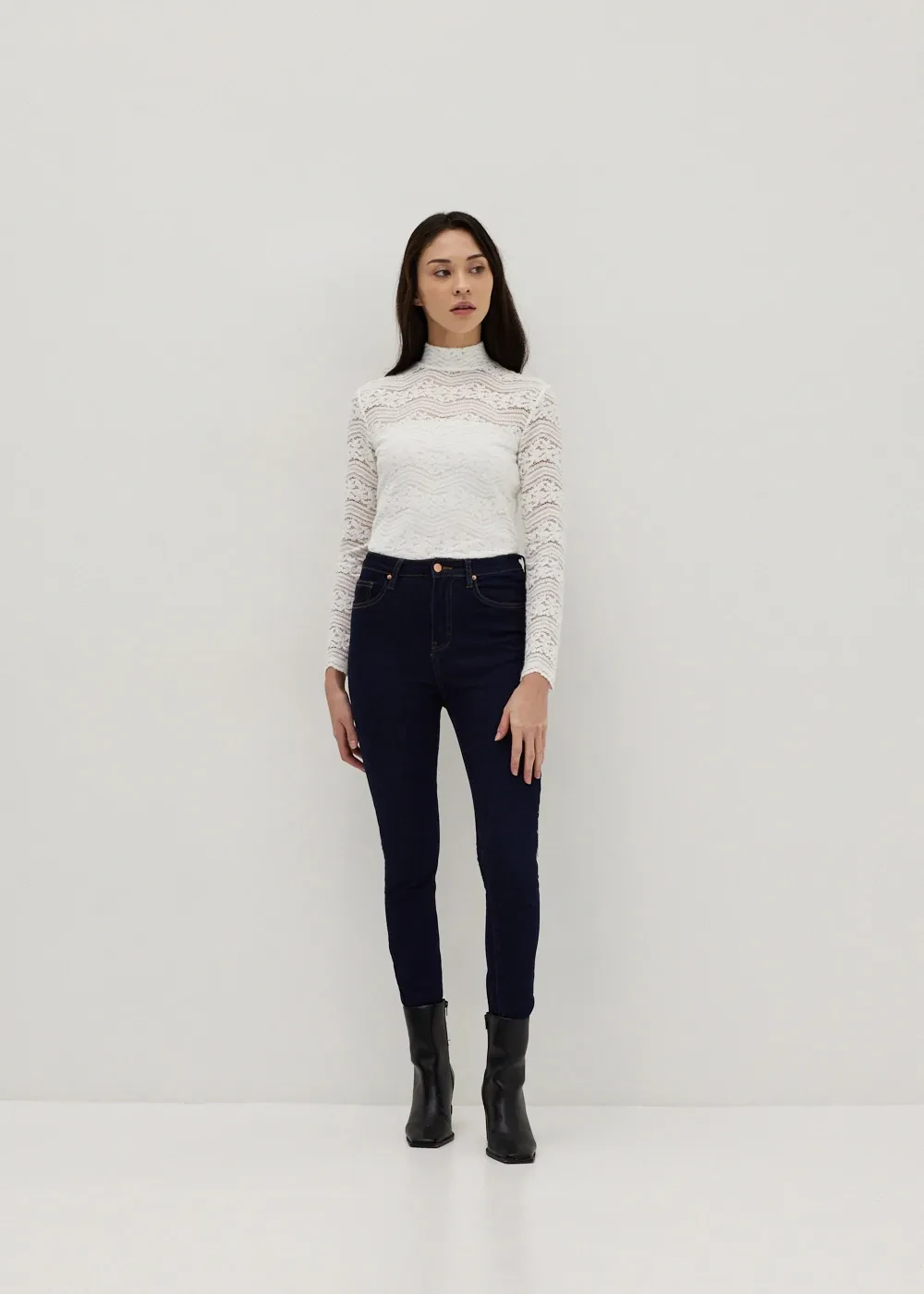 BRIGITTA STRETCH LACE TURTLE NECK TOP