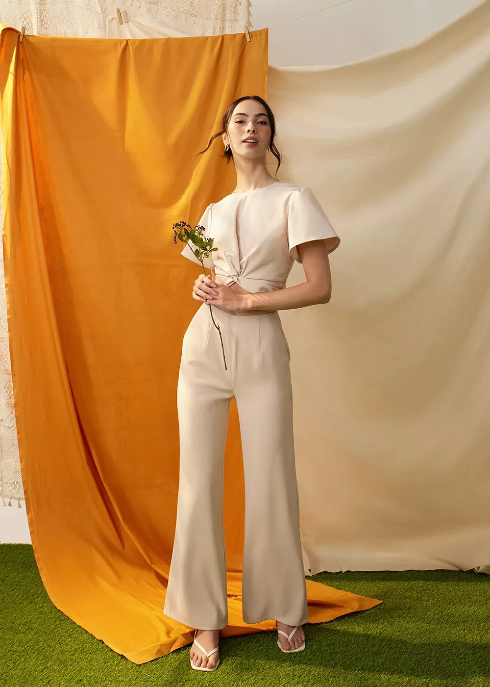 BELLANY TWIST FRONT CROP TOP
