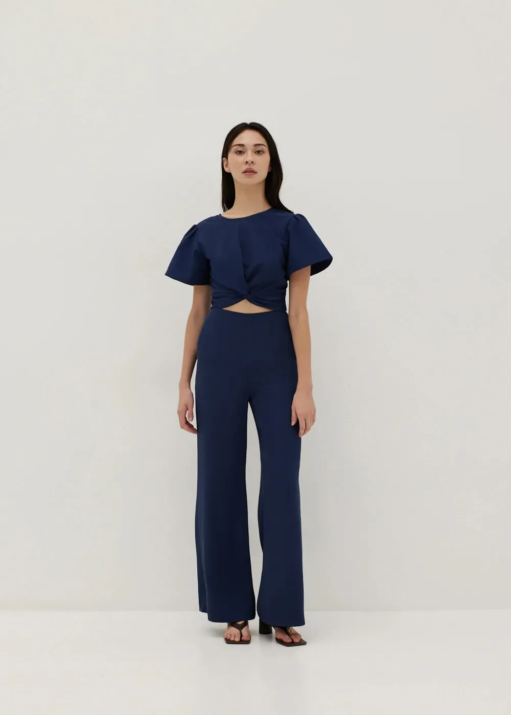 BELLANY TWIST FRONT CROP TOP