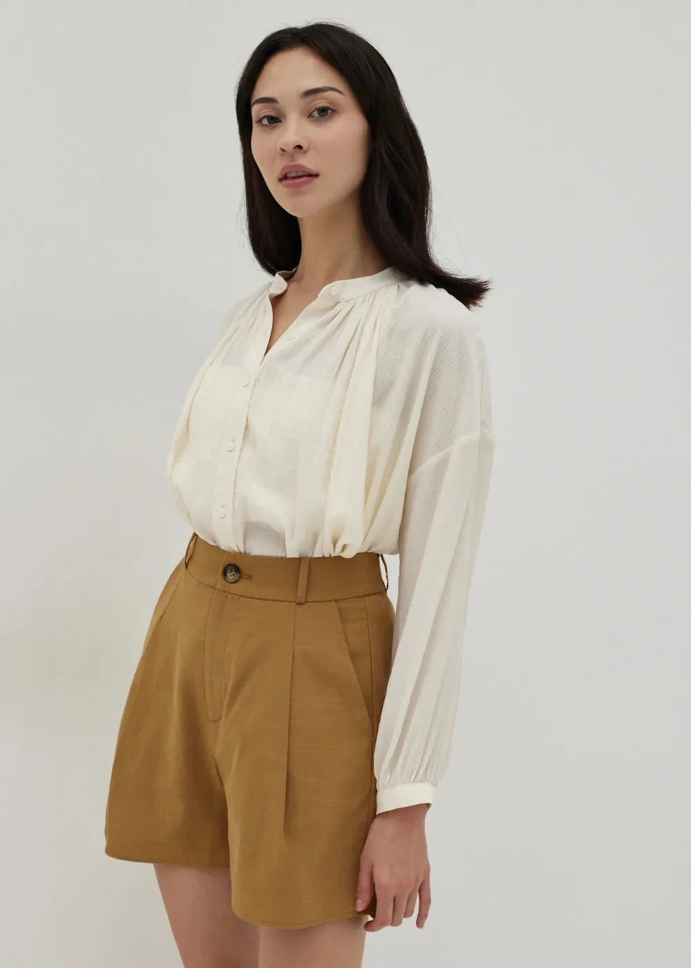 LEONIE STRAIGHT CUT SHORTS
