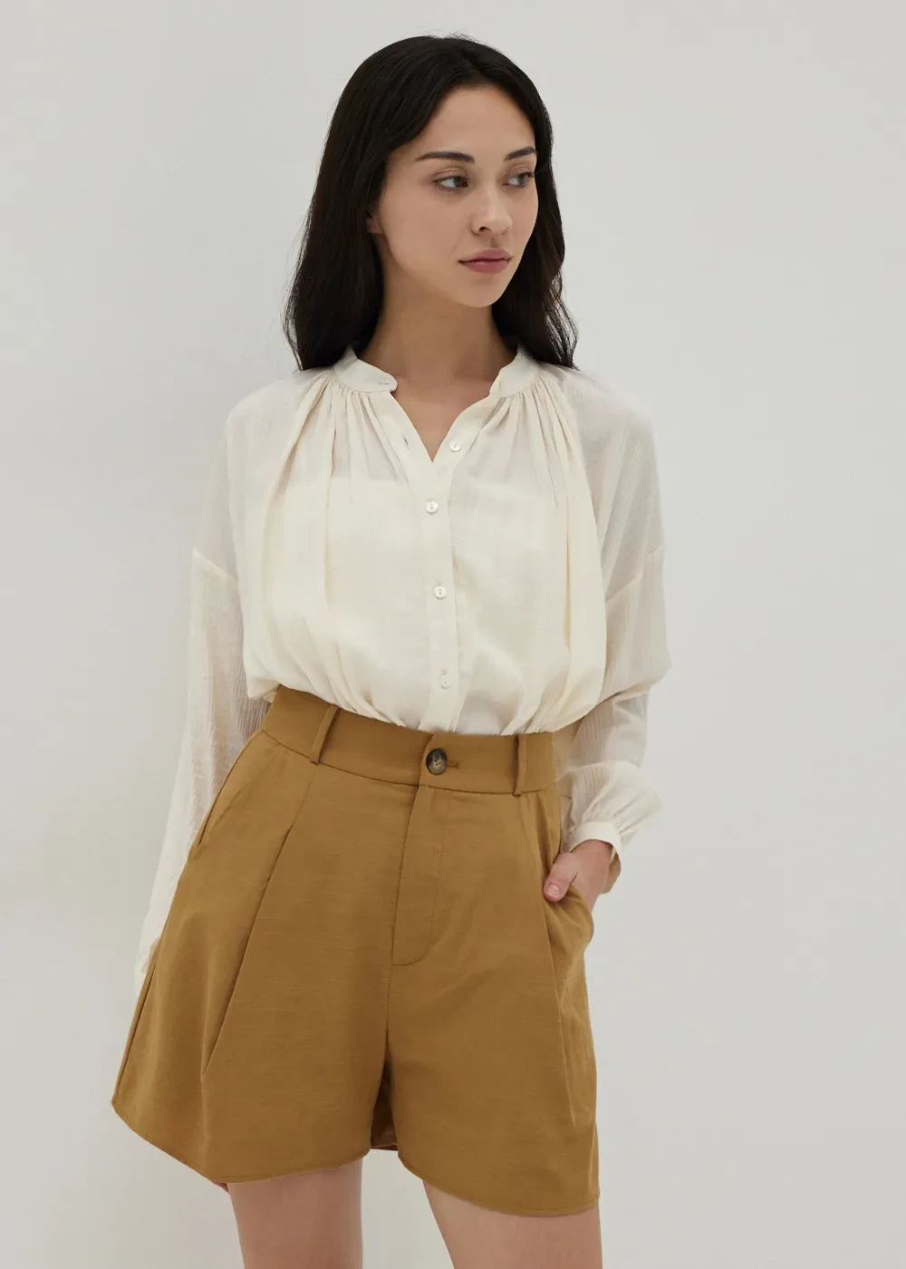 LEONIE STRAIGHT CUT SHORTS