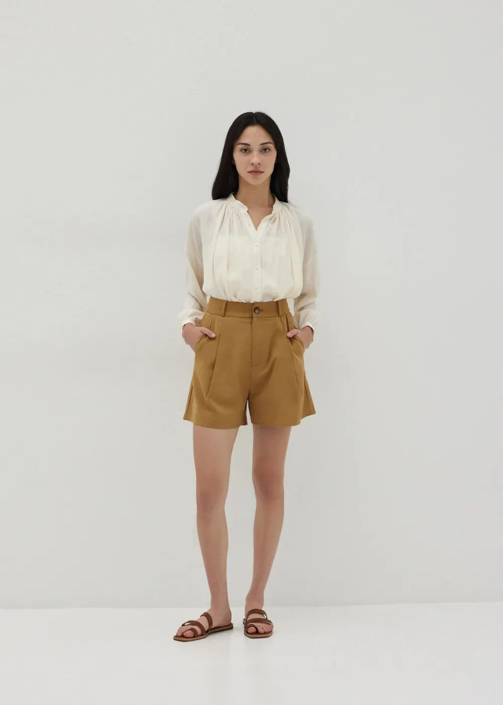 LEONIE STRAIGHT CUT SHORTS