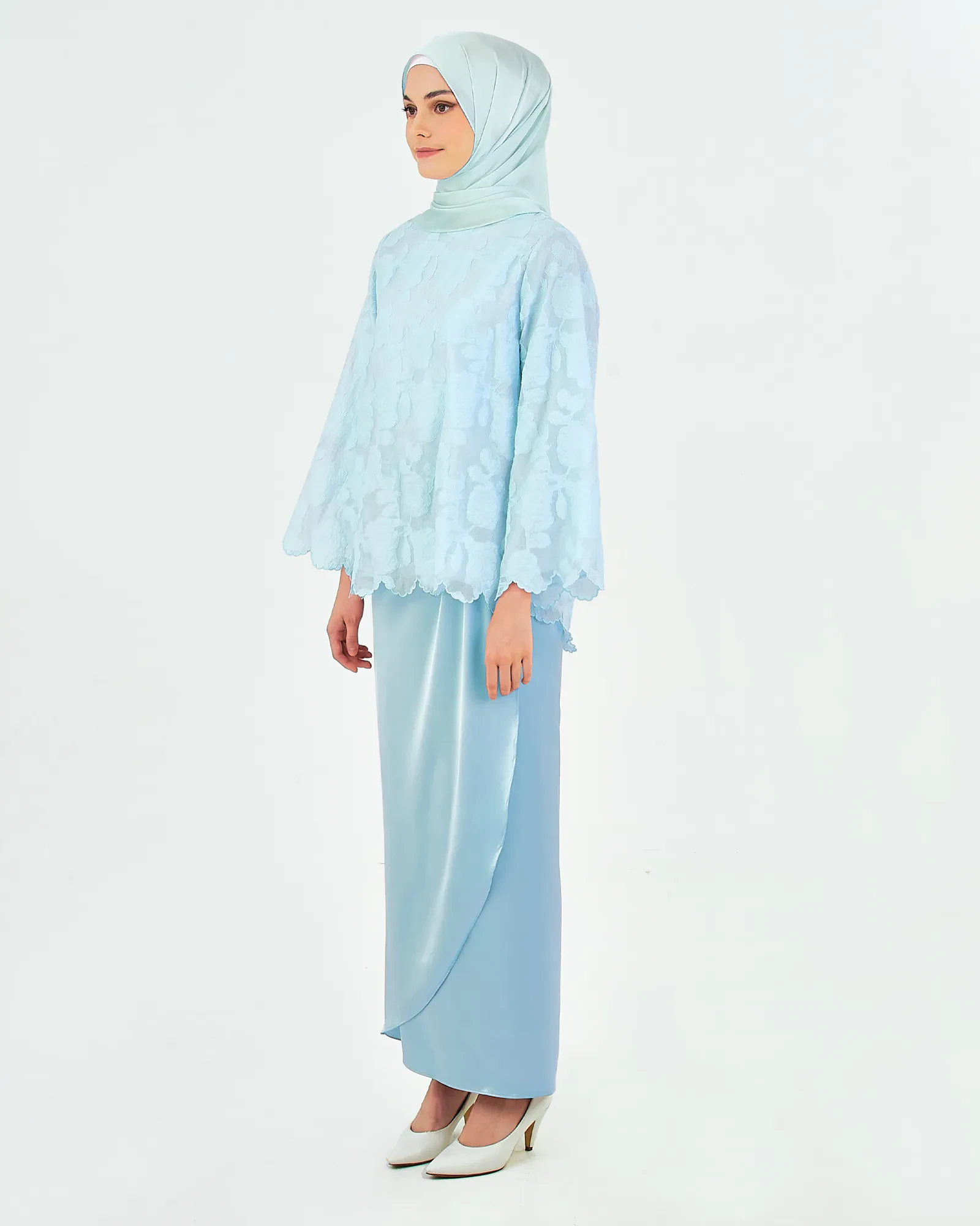 MAWAR KURUNG KEDAH SET IN OCEAN