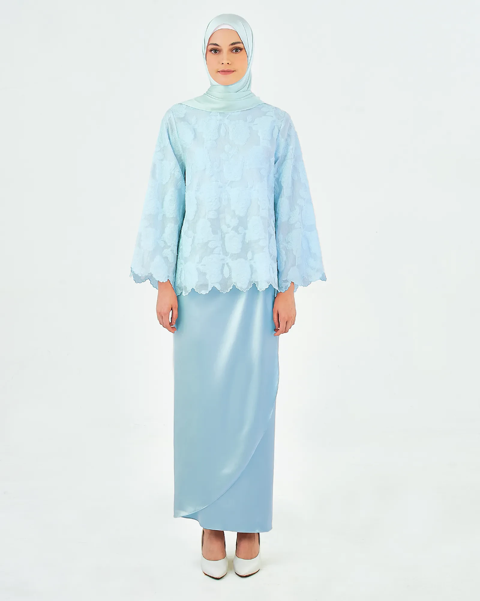 MAWAR KURUNG KEDAH SET IN OCEAN