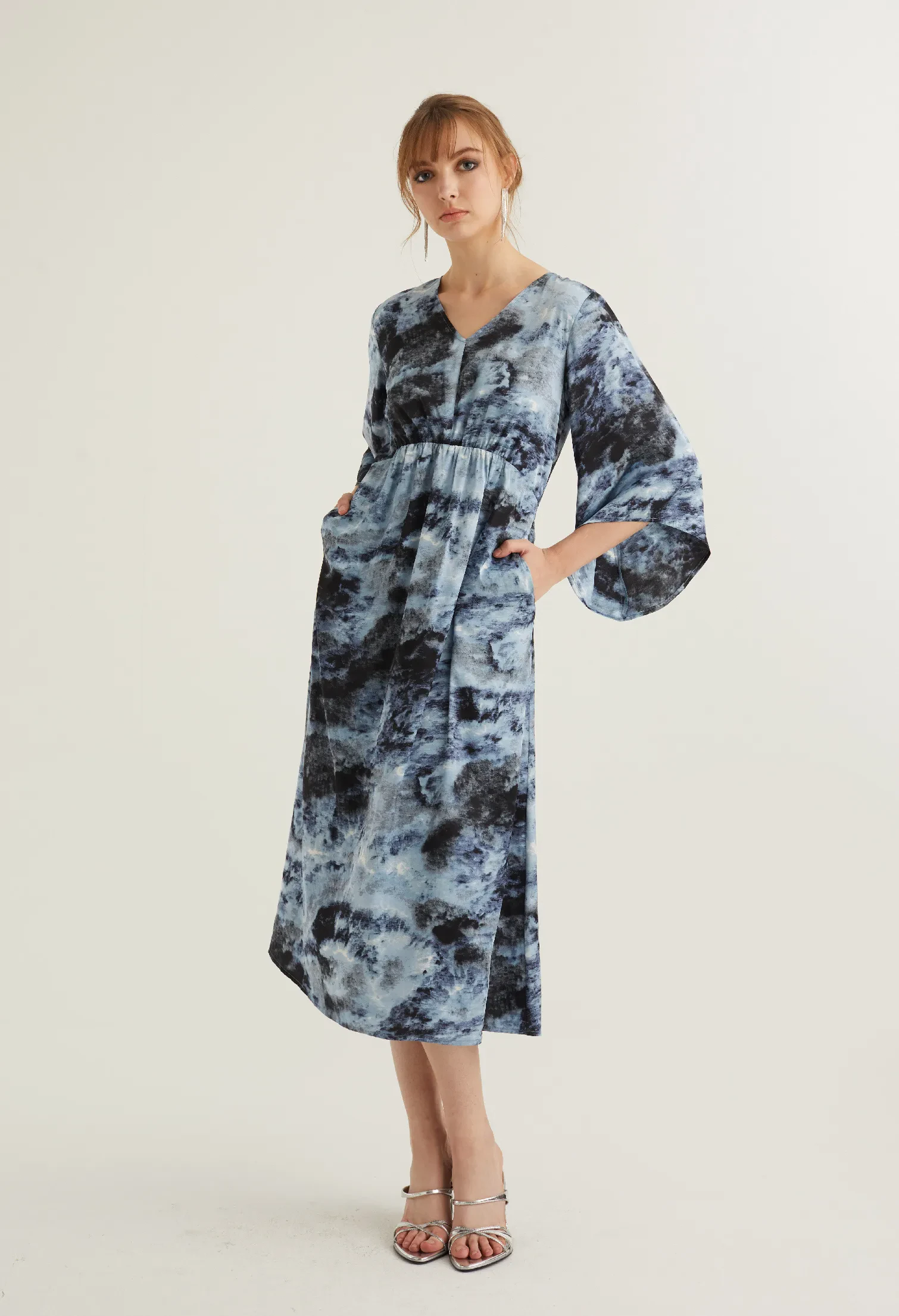 WATERCOLOUR BELL SLEEVE MIDI DRESS [NAVY BLUE]
