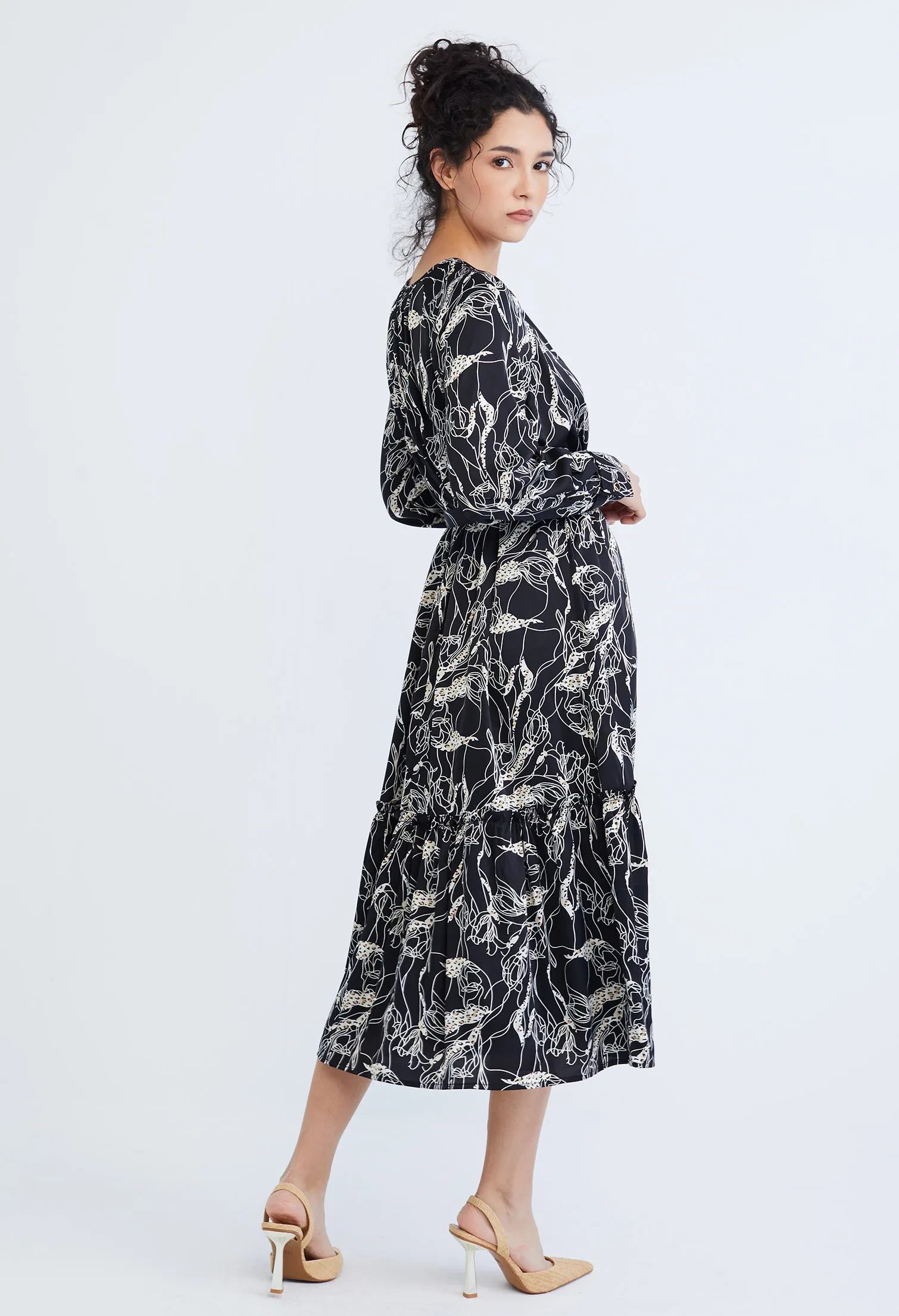 ABSTRACT ALLOVER FLORA BELTED DRESS [BLACK]