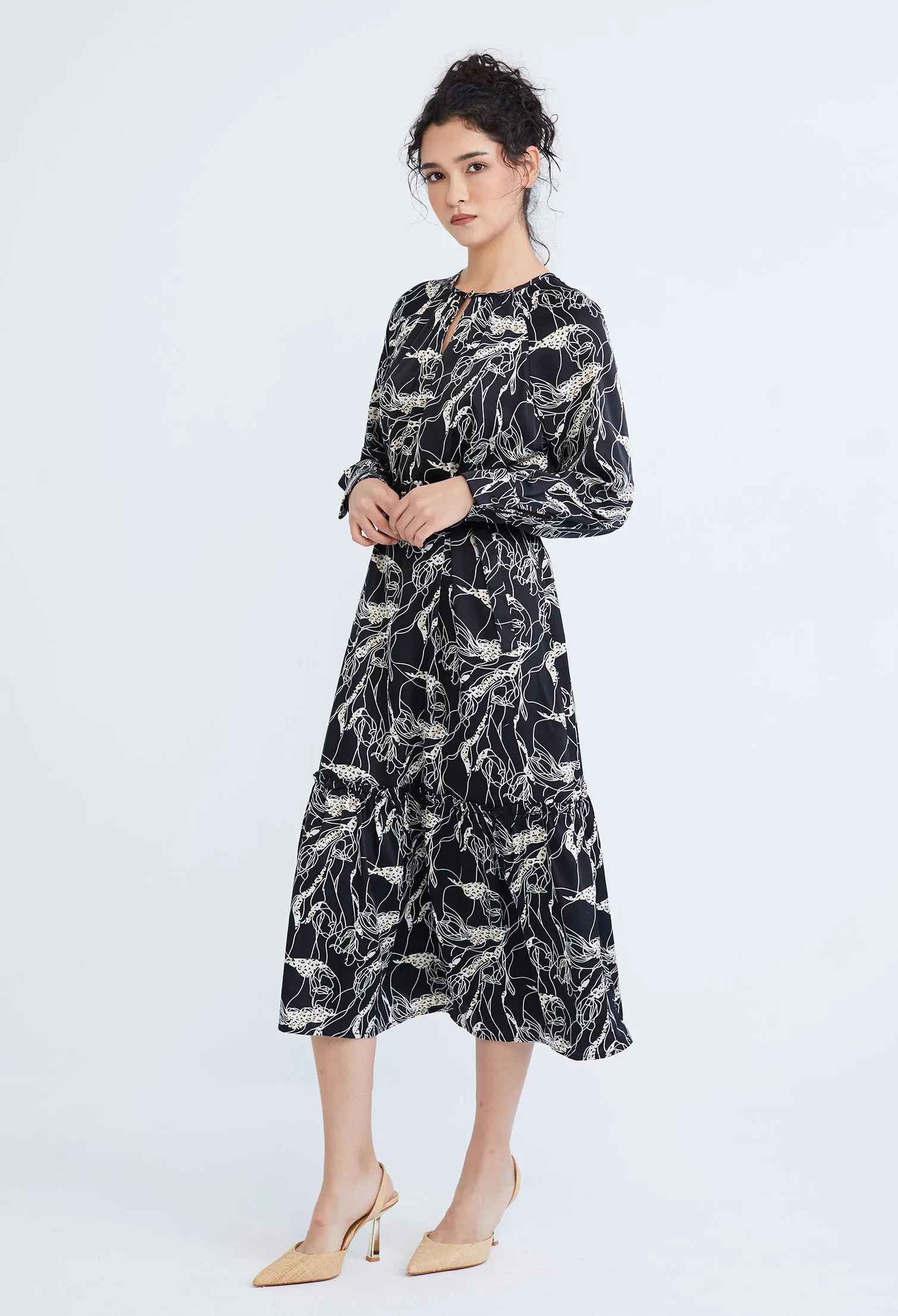 ABSTRACT ALLOVER FLORA BELTED DRESS [BLACK]