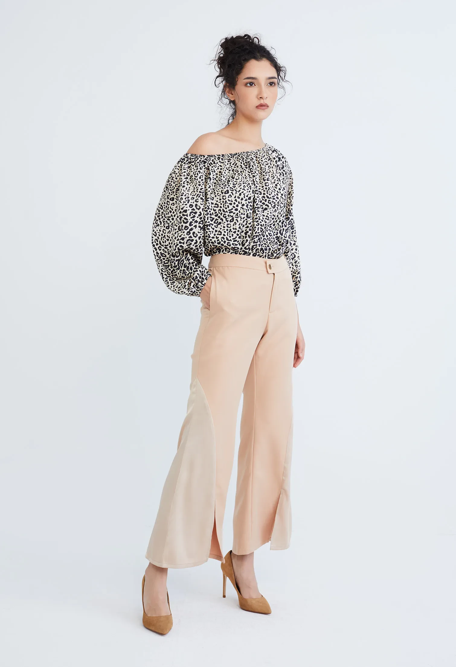 BELL TULIP BOTTOM CONTRAST SPLIT PANTS [BEIGE]