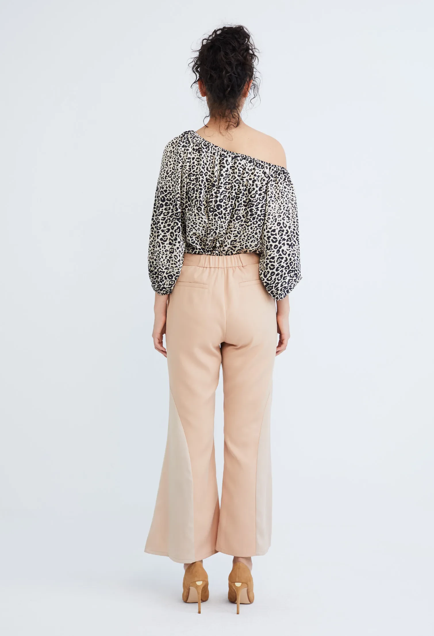 BELL TULIP BOTTOM CONTRAST SPLIT PANTS [BEIGE]