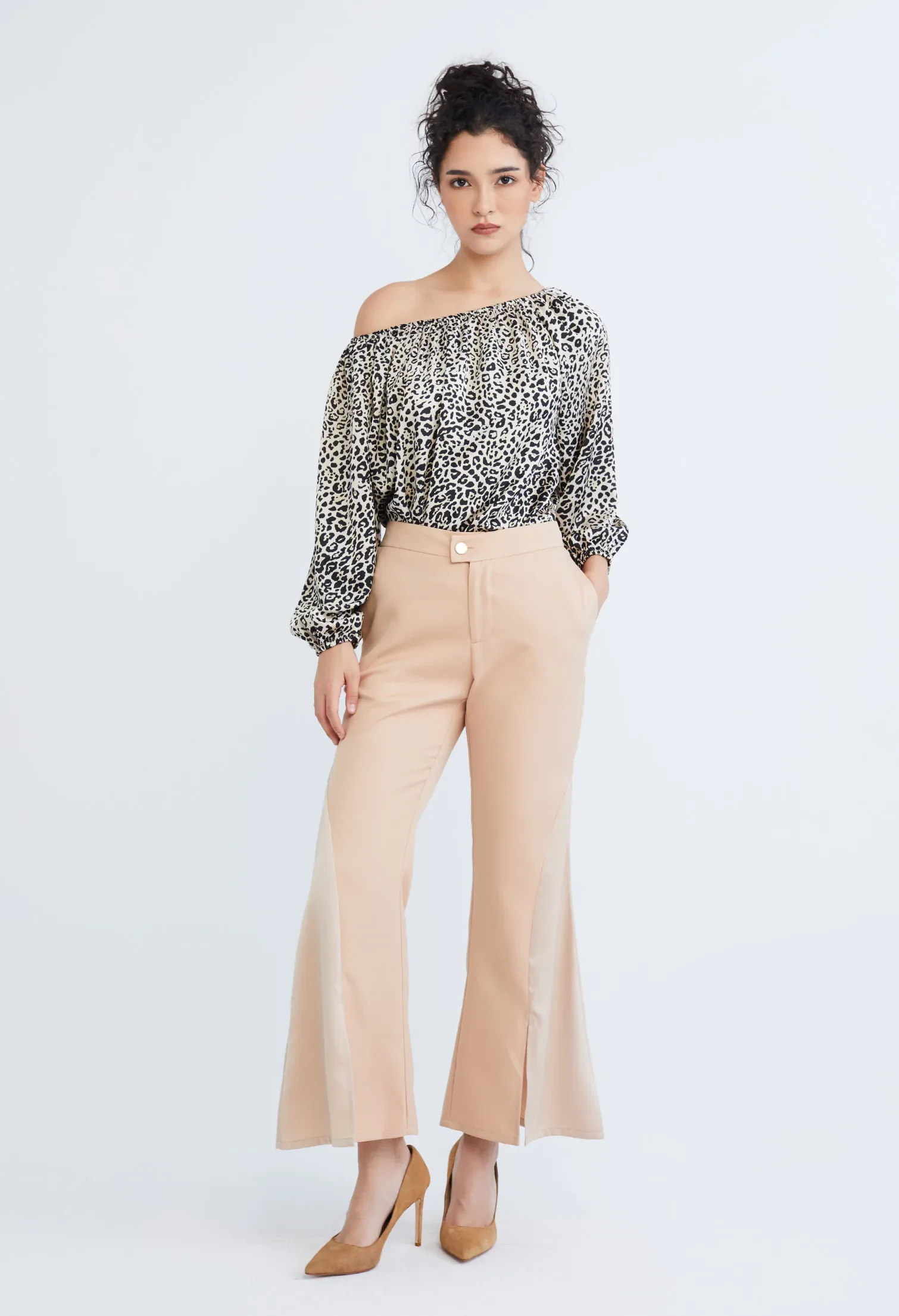 BELL TULIP BOTTOM CONTRAST SPLIT PANTS [BEIGE]