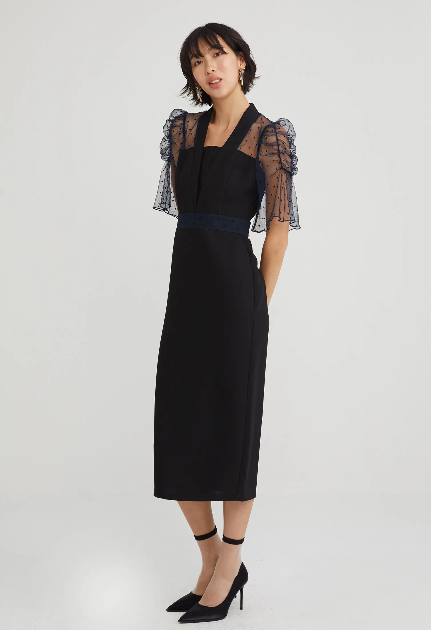 COCKTAIL SHEER SLEEVE MIDI DRESS [BLACK]