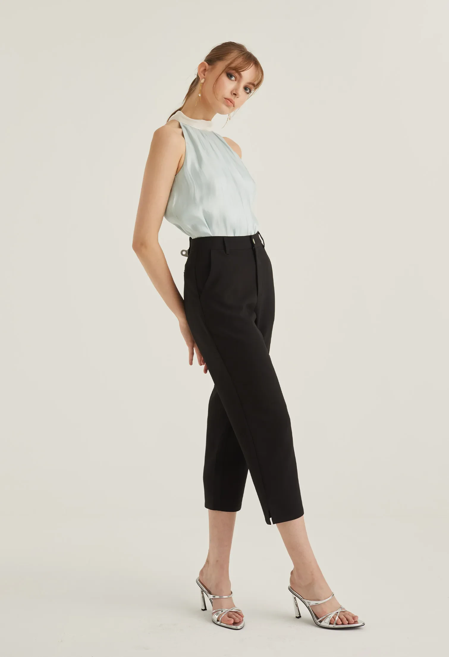 CROPPED OFFICE STRAIGHT CUT TROUSERS [BLACK]