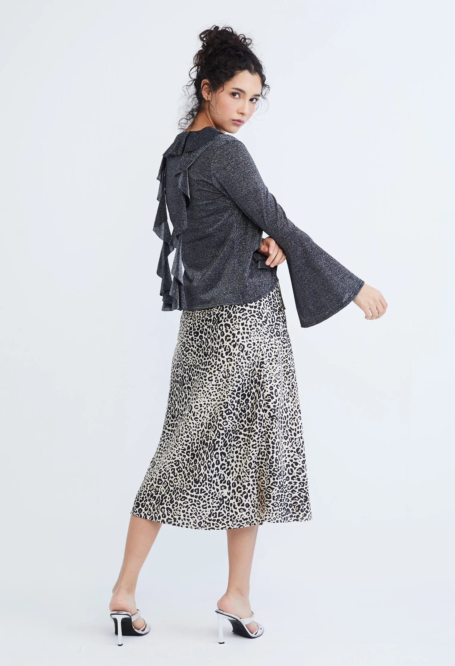DROP PETAL RUFFLED TRUMPET SLEEVE CARDIGAN [BLACK]