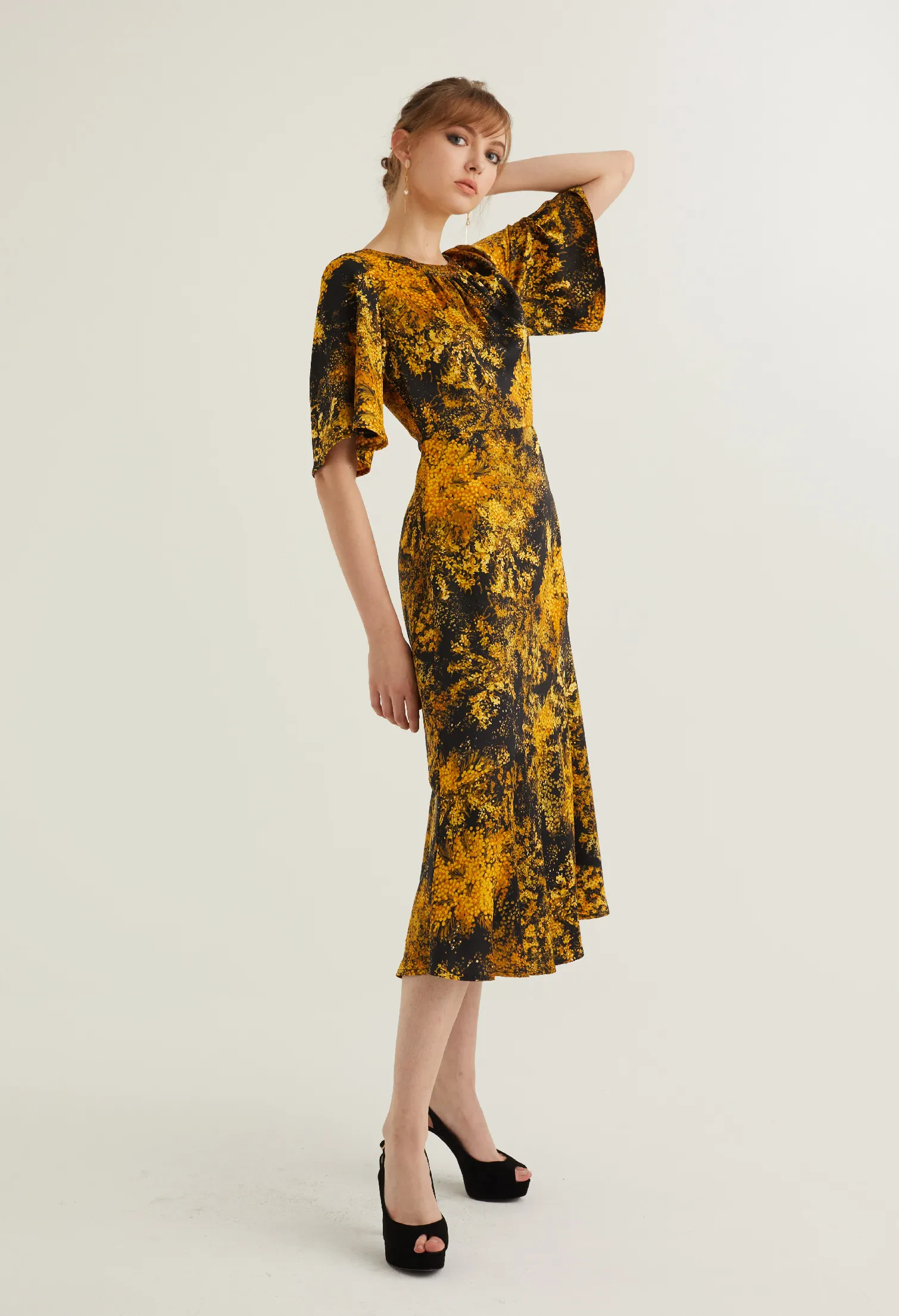 FLORAL BURST SHEATH DRESS [BLACK]