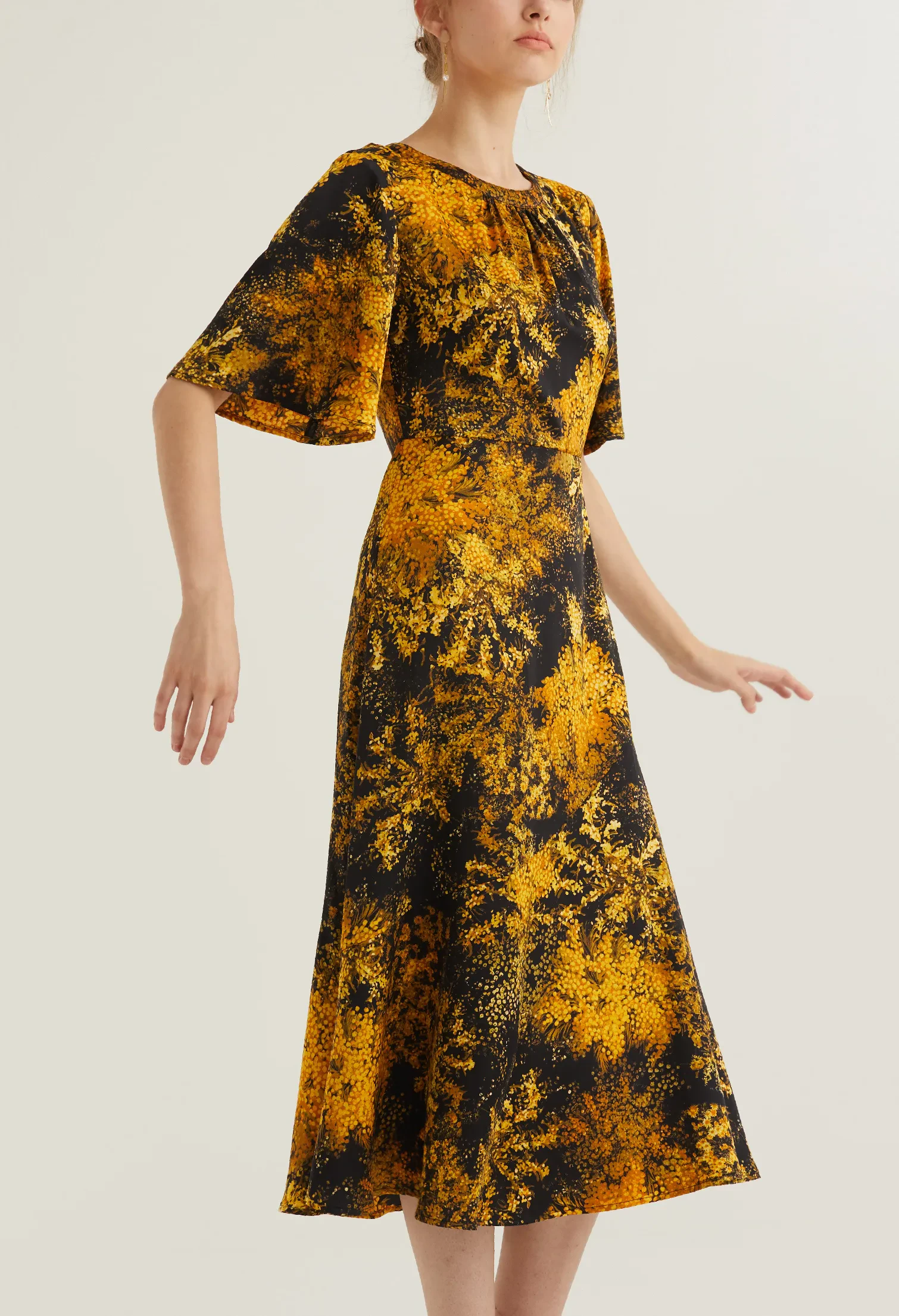 FLORAL BURST SHEATH DRESS [BLACK]