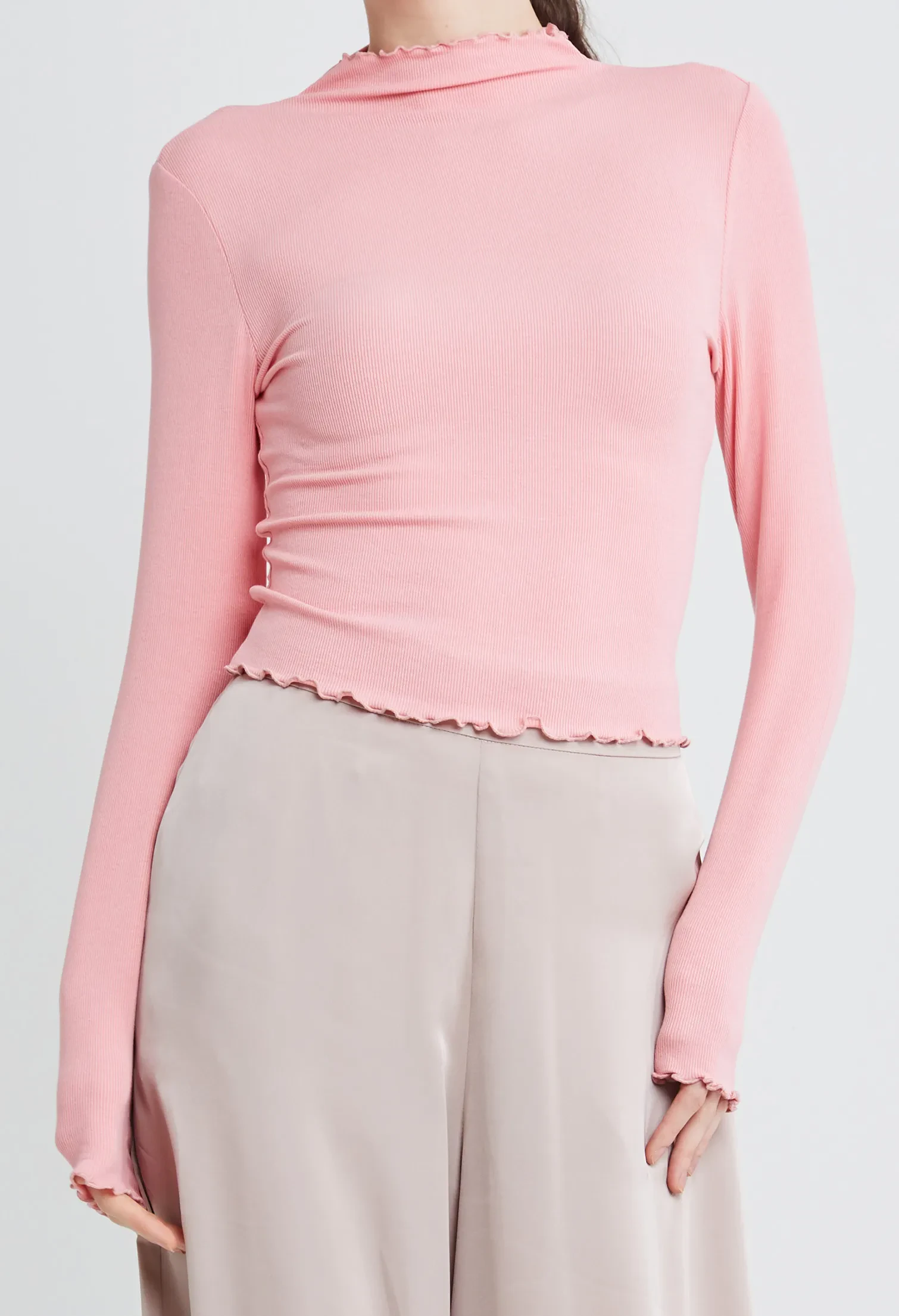 FRILLED TURTLENECK INNER FITTED TOP [SALMON PINK]