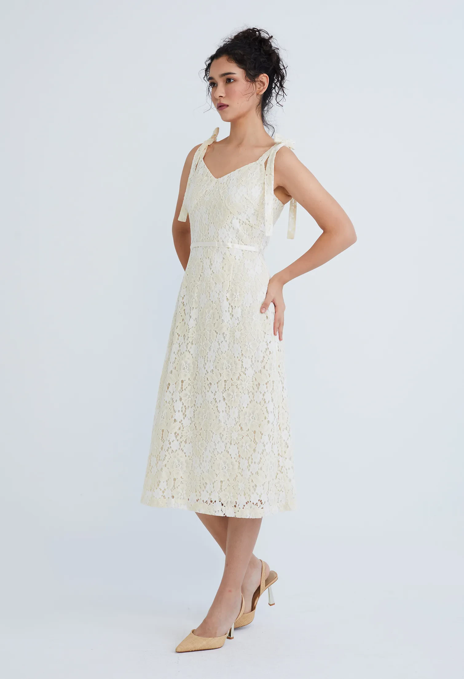 GUIPURE LACE BUSTIER CAMI TIE-SHOULDER DRESS [BEIGE]