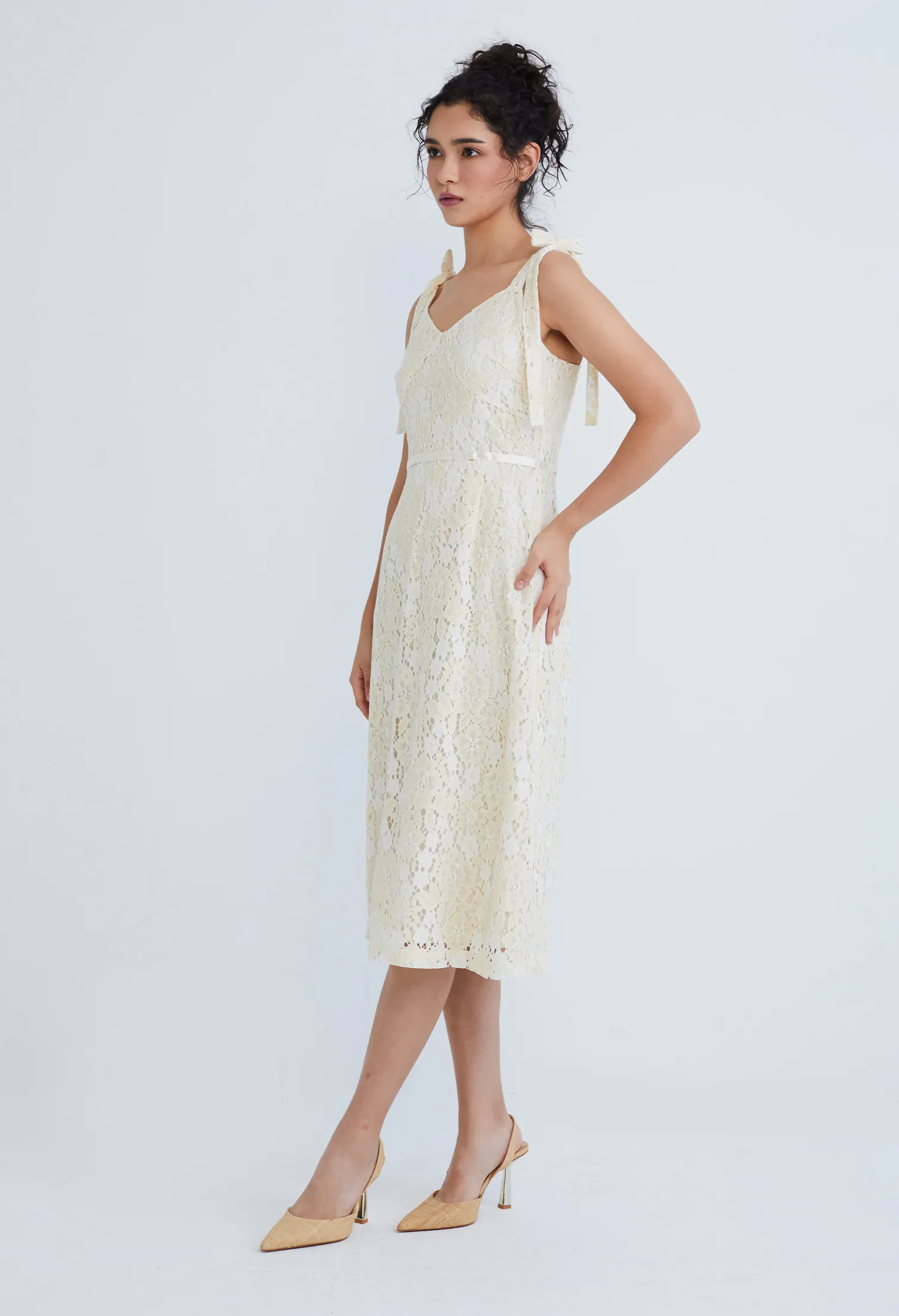 GUIPURE LACE BUSTIER CAMI TIE-SHOULDER DRESS [BEIGE]