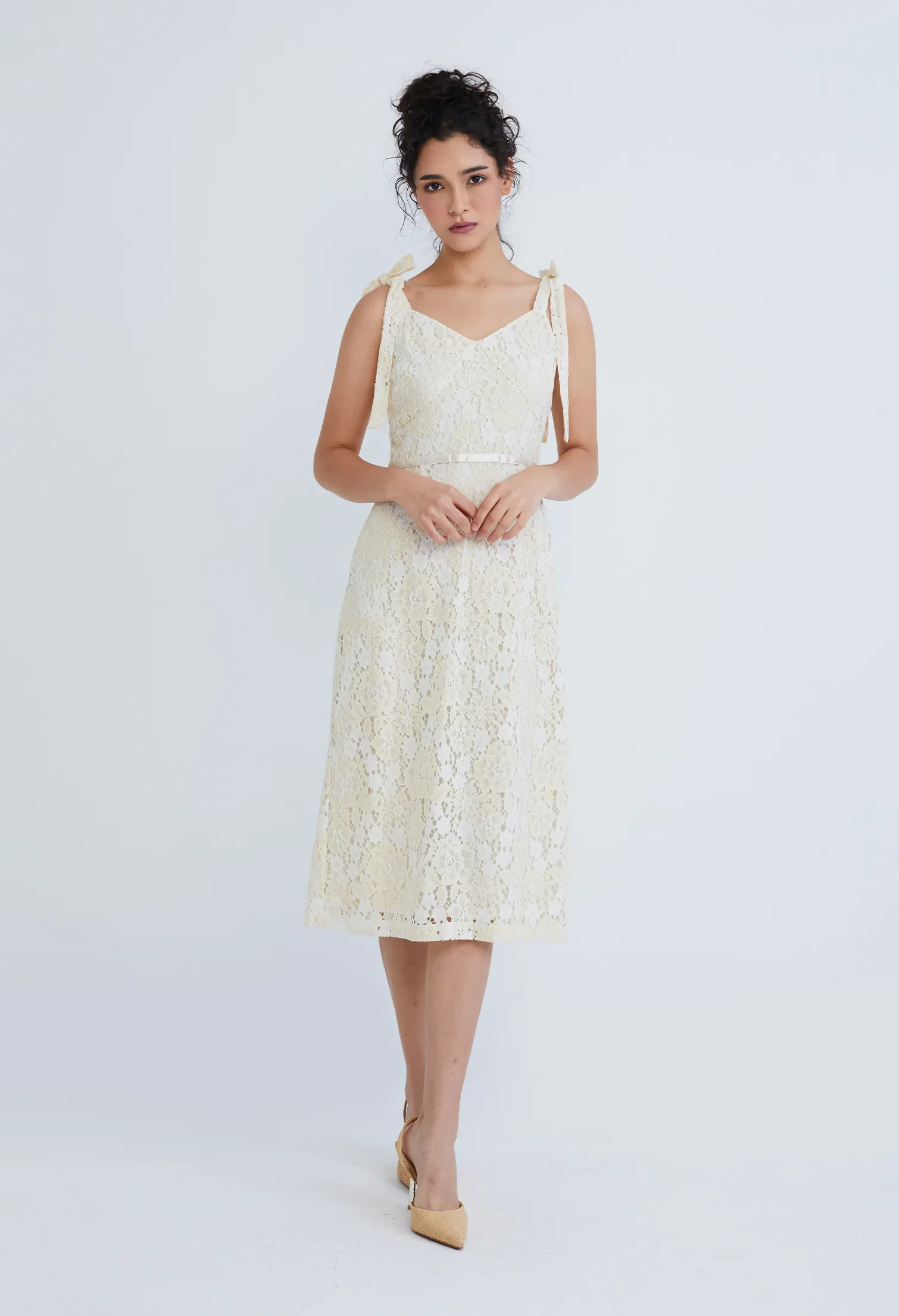 GUIPURE LACE BUSTIER CAMI TIE-SHOULDER DRESS [BEIGE]