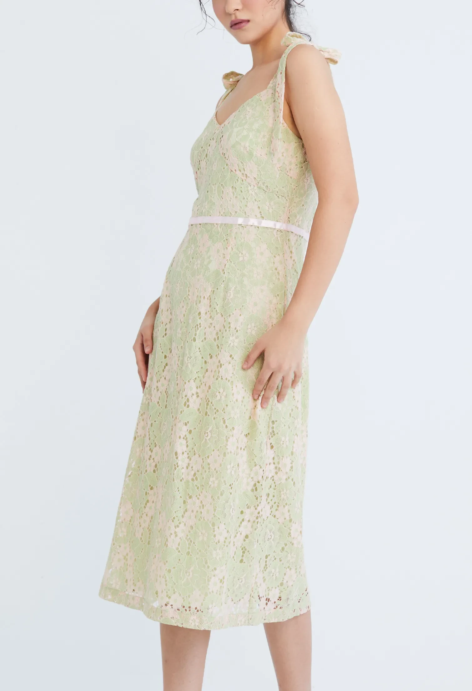 GUIPURE LACE BUSTIER CAMI TIE-SHOULDER DRESS [OLIVE GREEN]