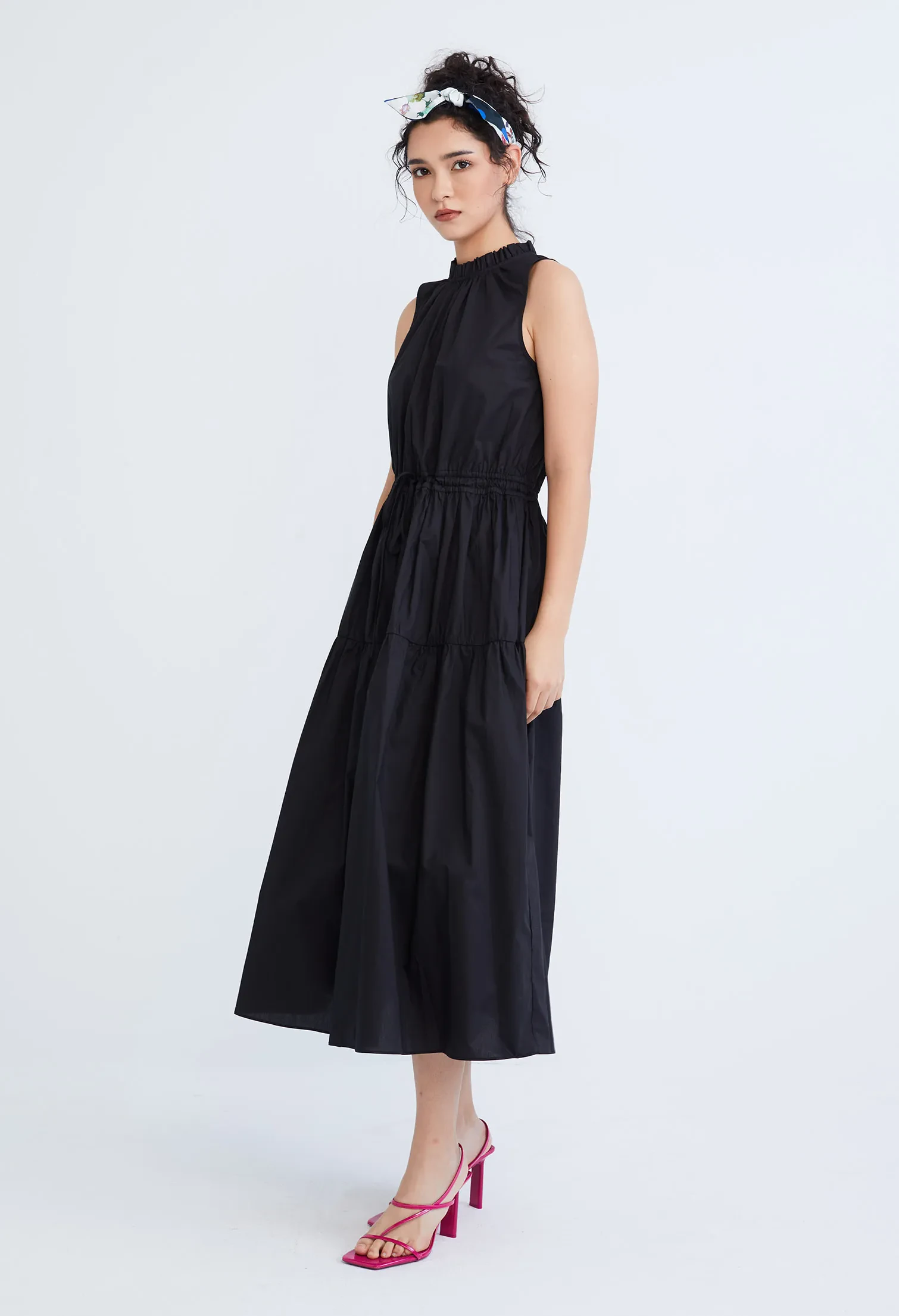 HALTER TIERED TIE-FRONT DRESS [BLACK]