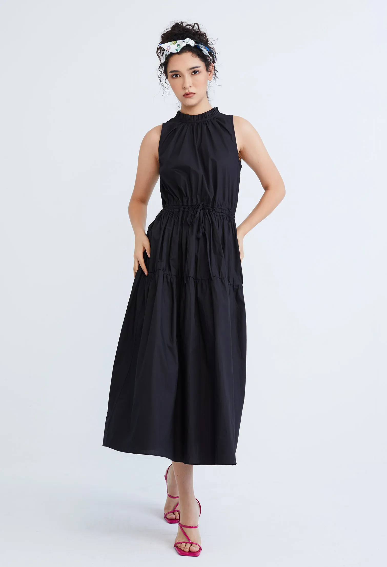 HALTER TIERED TIE-FRONT DRESS [BLACK]