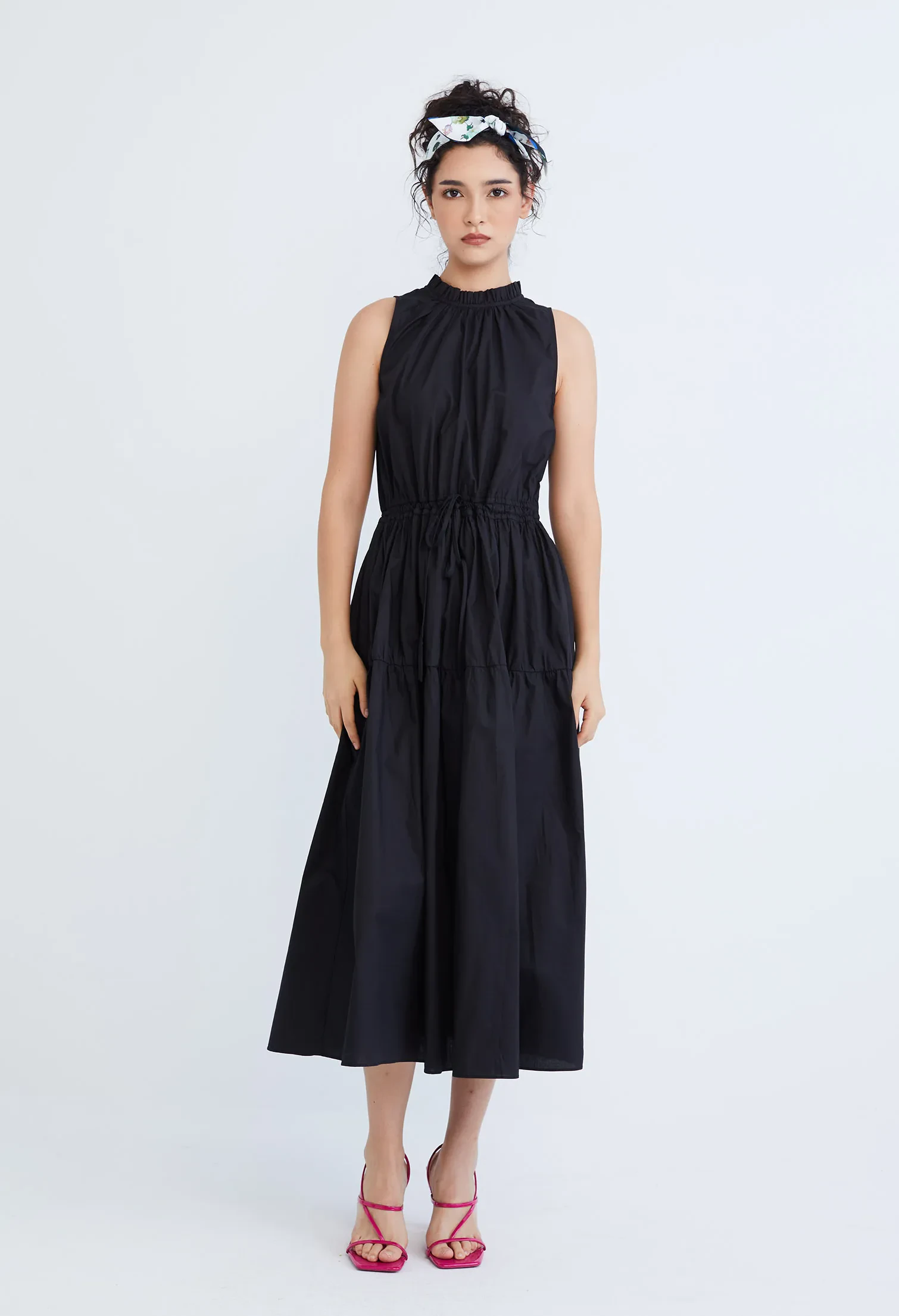 HALTER TIERED TIE-FRONT DRESS [BLACK]