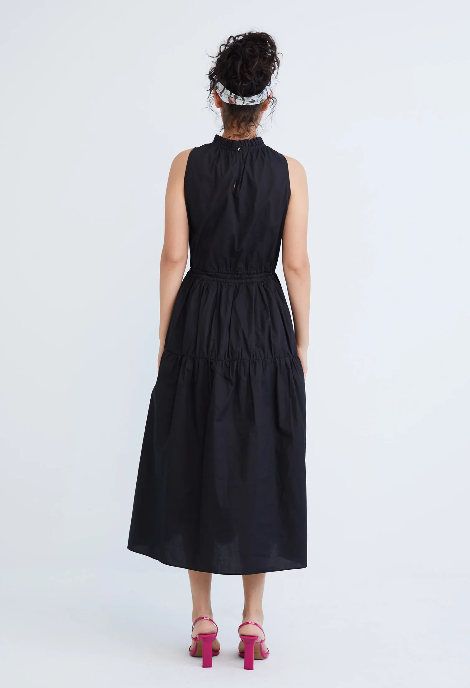 HALTER TIERED TIE-FRONT DRESS [BLACK]