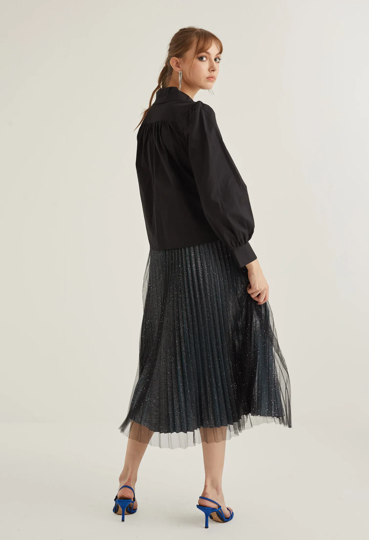 JENNIE BUTTON FRONT PANEL DETAIL BLOUSE [BLACK]