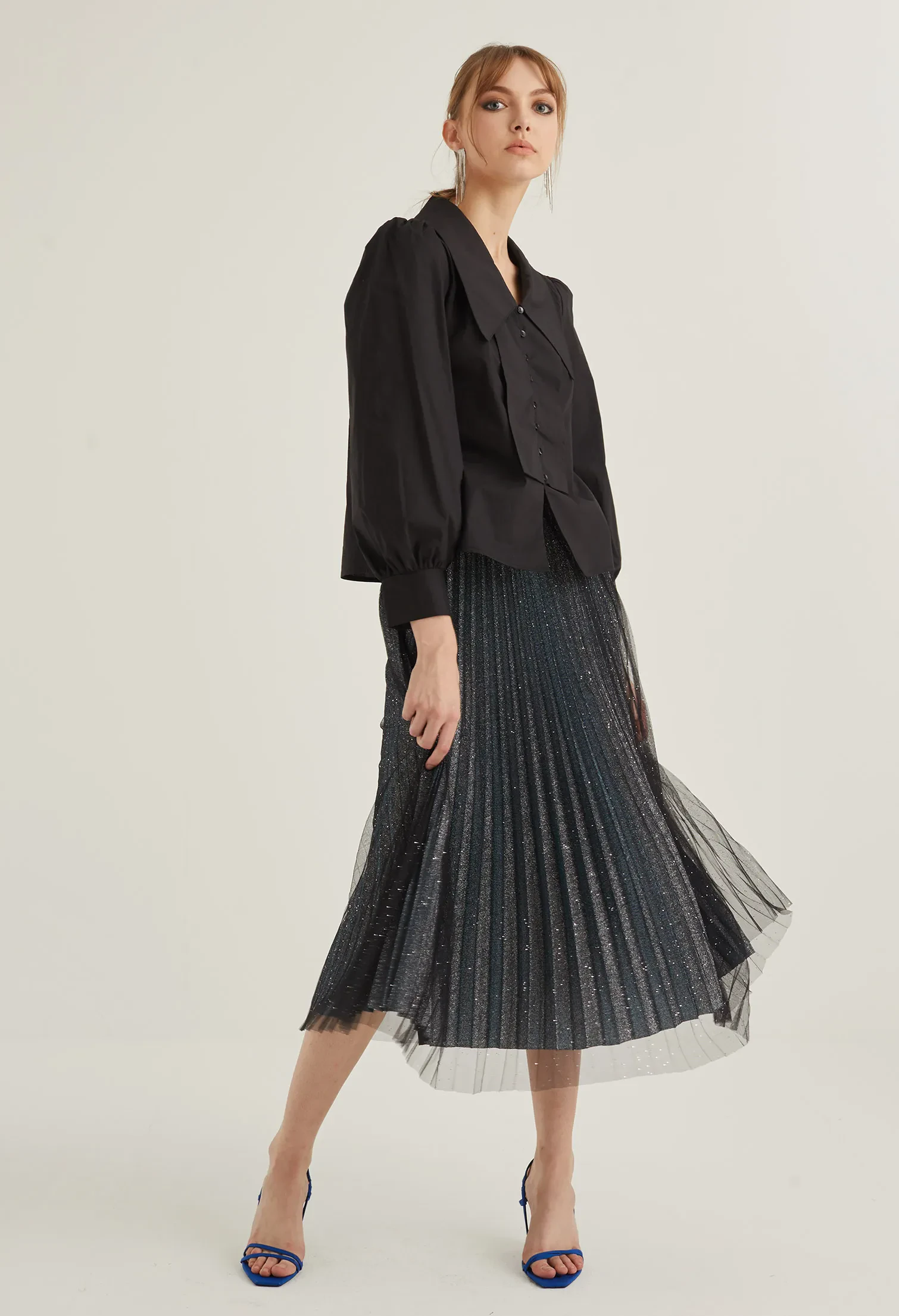 JENNIE BUTTON FRONT PANEL DETAIL BLOUSE [BLACK]