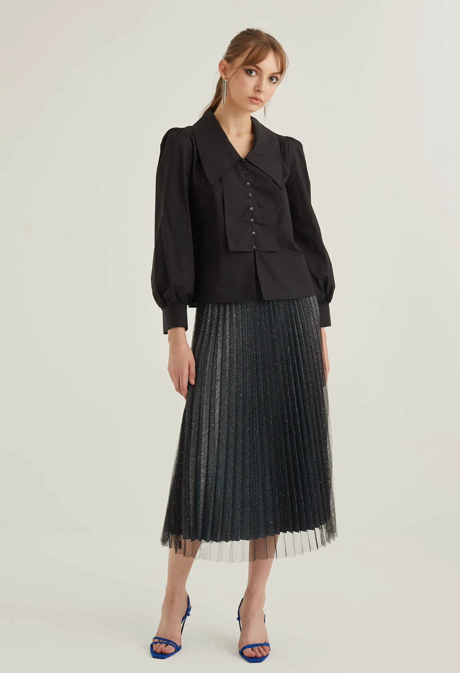 JENNIE BUTTON FRONT PANEL DETAIL BLOUSE [BLACK]