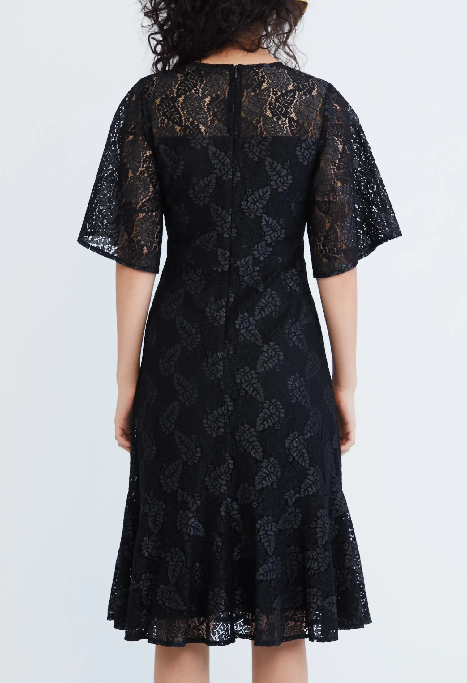 LACE PEARL BELTED COCKTAIL DRESS [BLACK]
