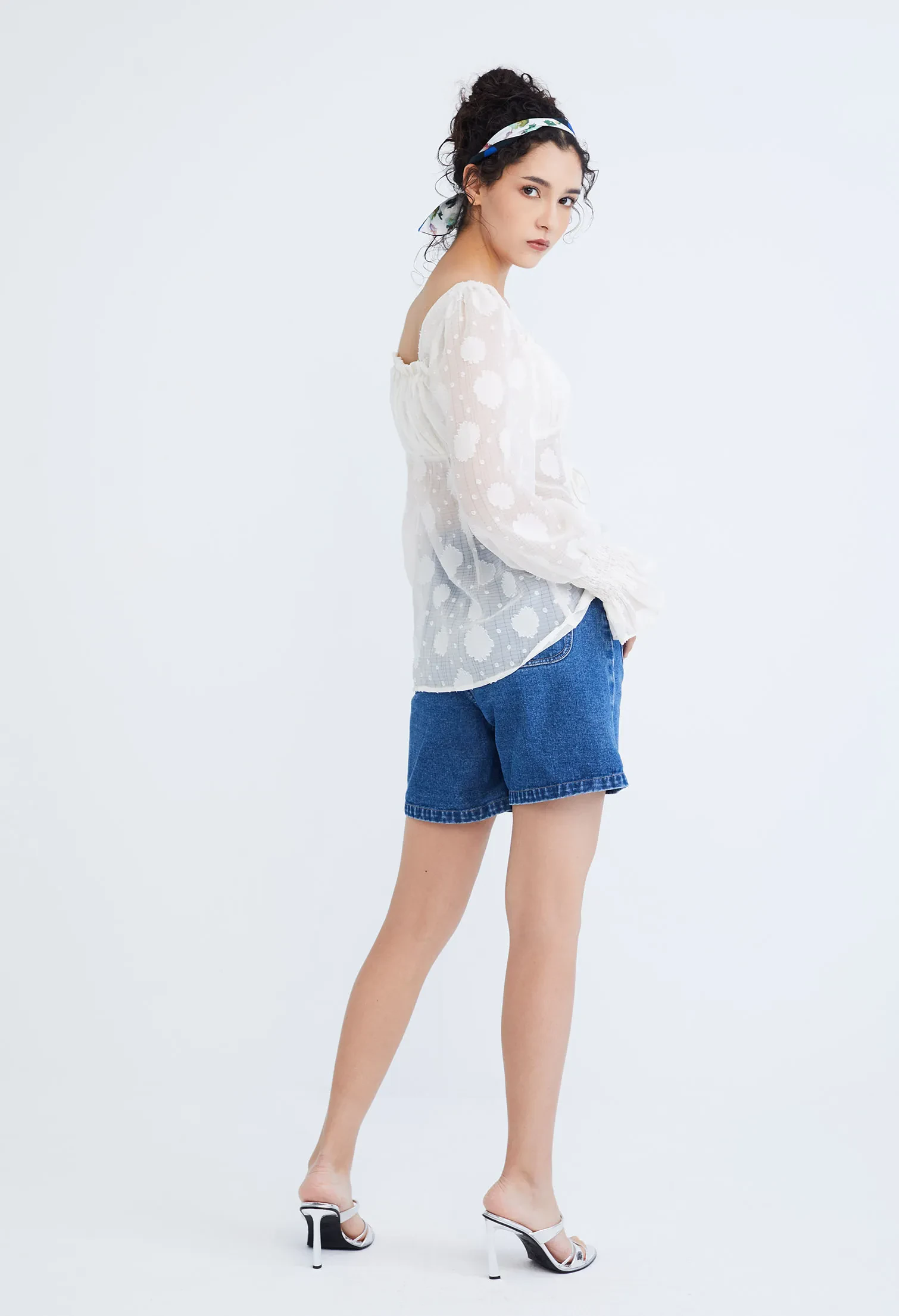 LACEY COTTAGE RUCH SQUARE NECK TOP [OFF WHITE]