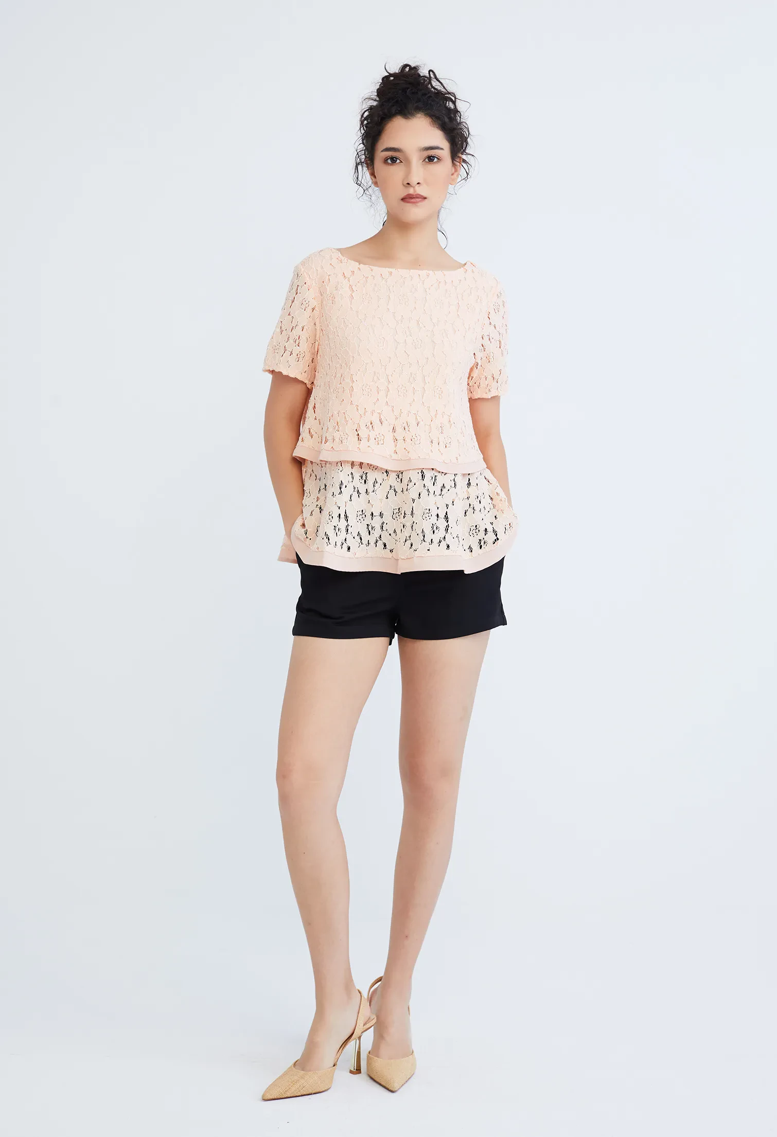 LAYERED TIERED LACE BLOUSE [BEIGE]