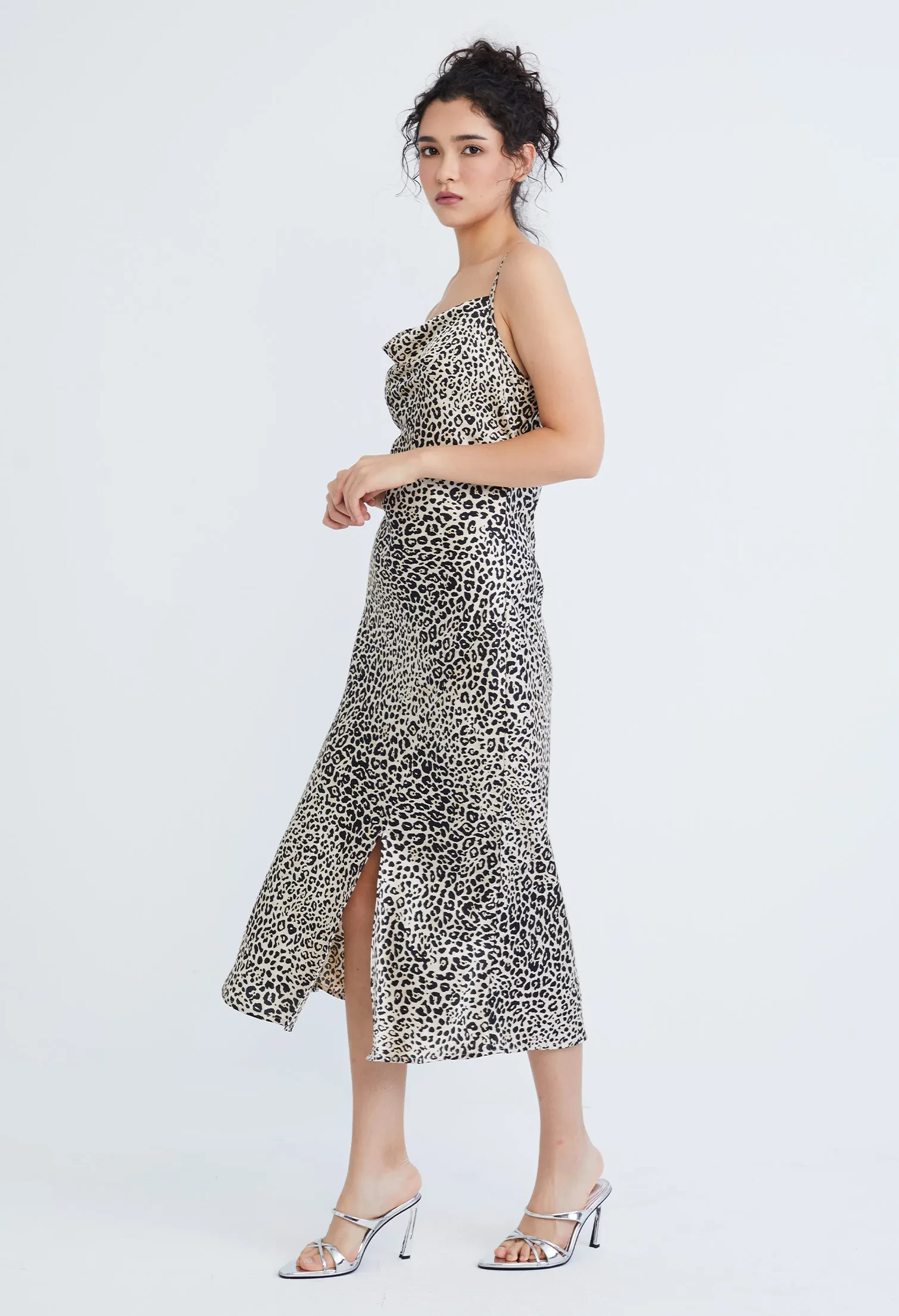 LEOPARD SPOTTED MIDI SLIP DRESS [BLACK]