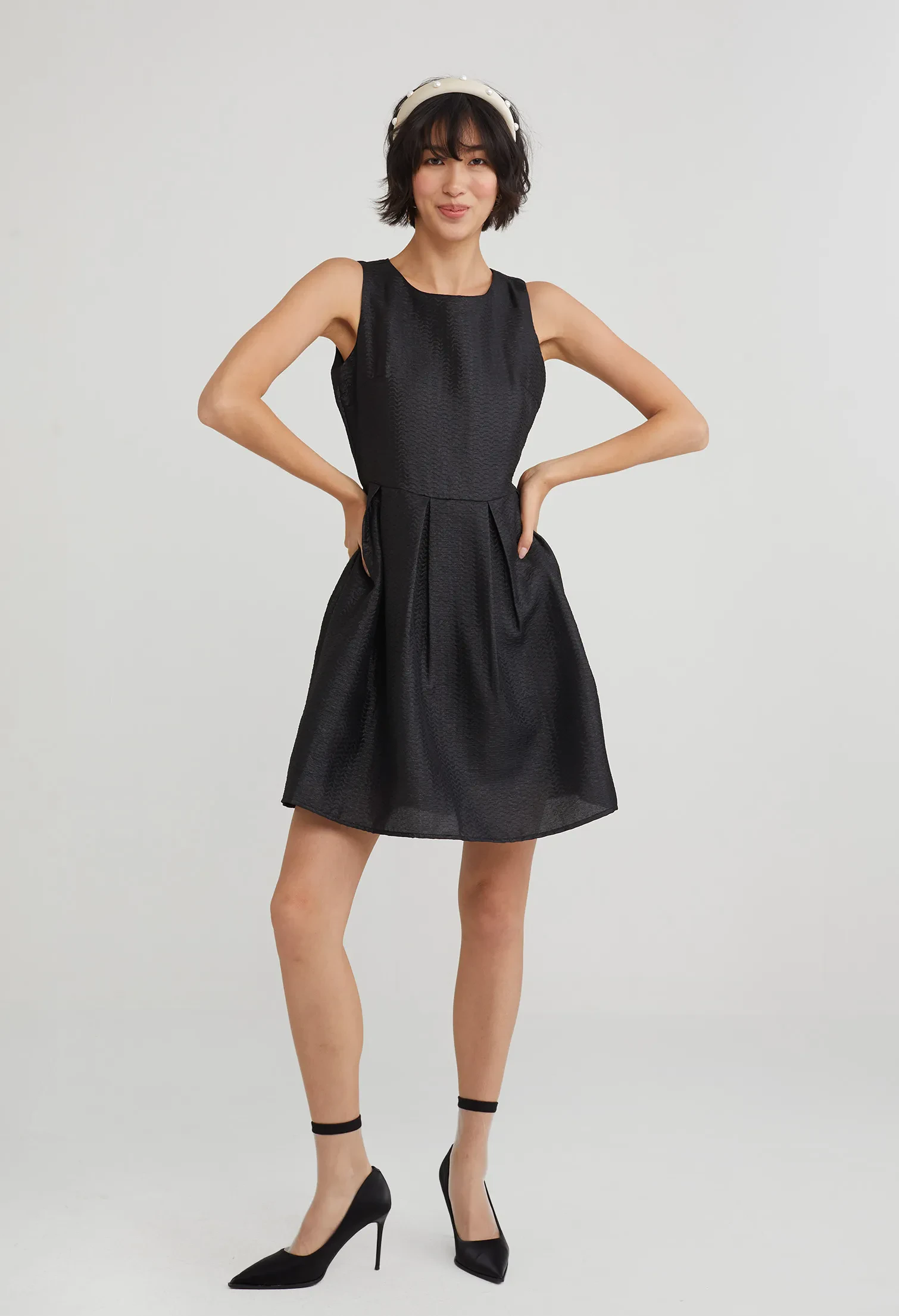 PINAFORE A-LINE DRESS [BLACK]