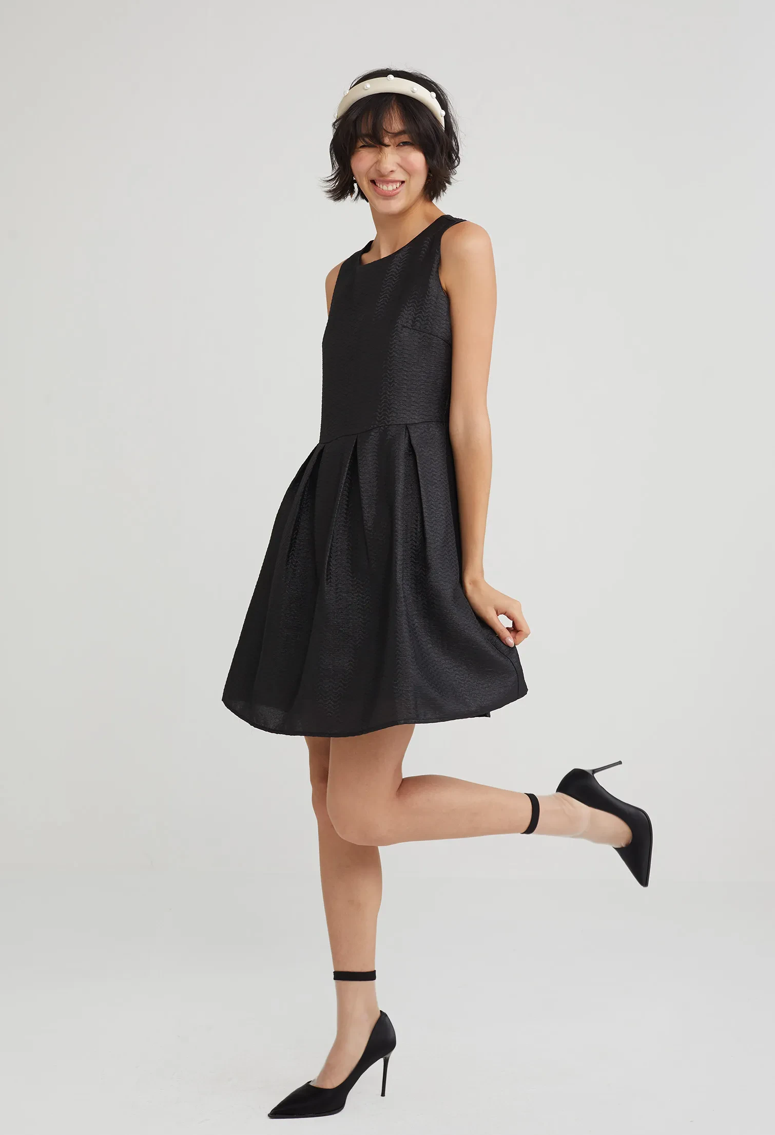 PINAFORE A-LINE DRESS [BLACK]
