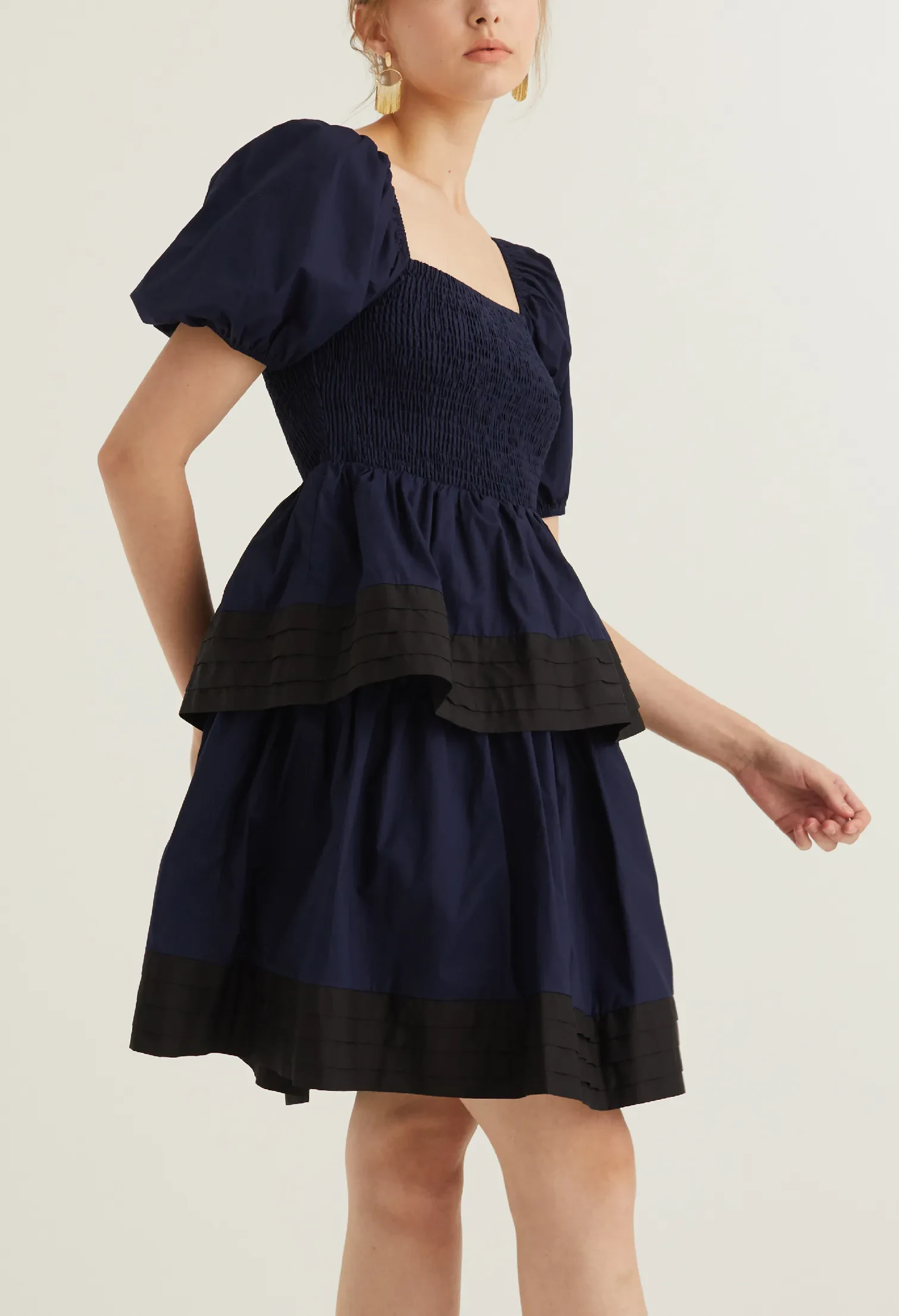 PUFFED SLEEVED BABY DOLL DRESS [NAVY BLUE]