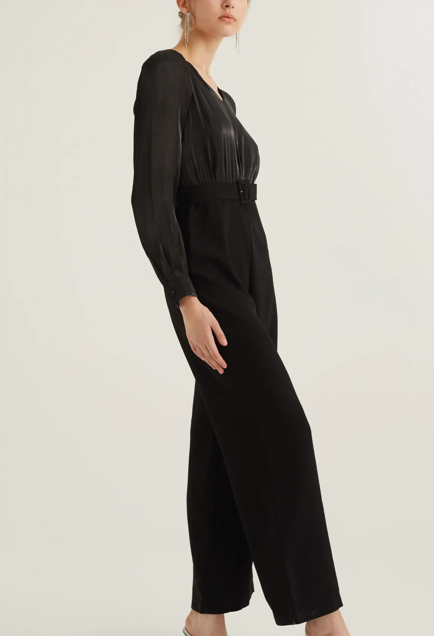 REFLECTIVE PARTY BELTED JUMPSUIT [BLACK]
