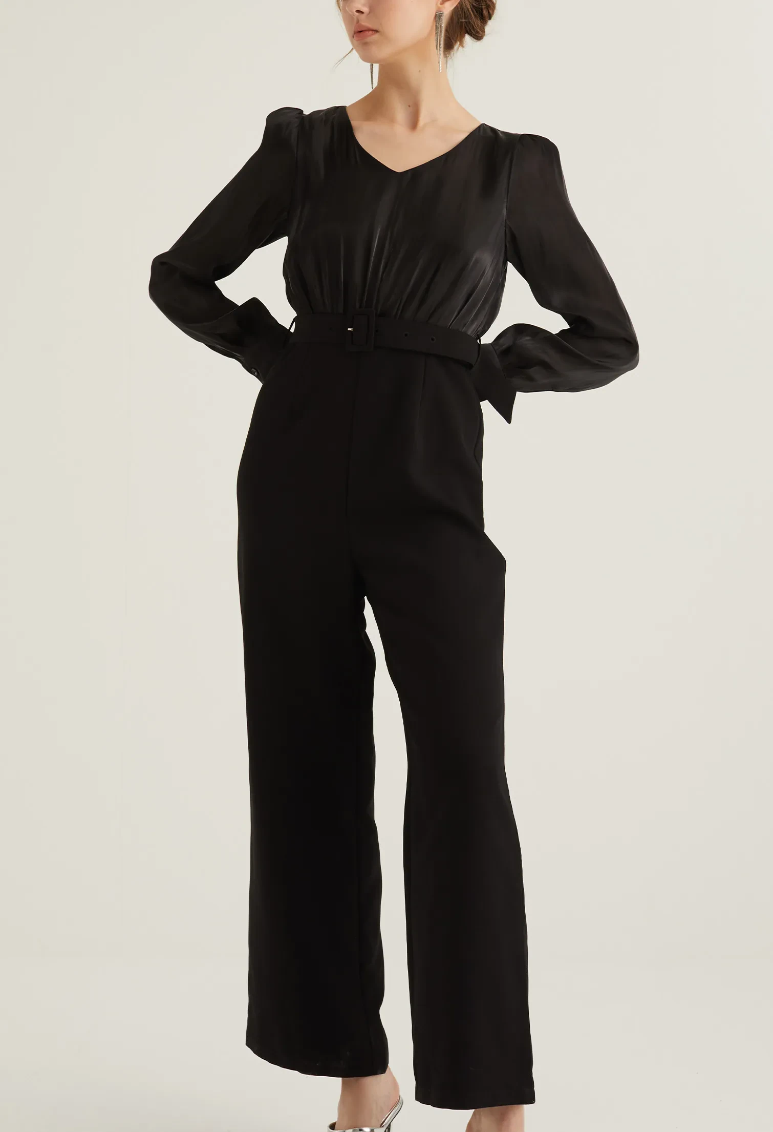 REFLECTIVE PARTY BELTED JUMPSUIT [BLACK]