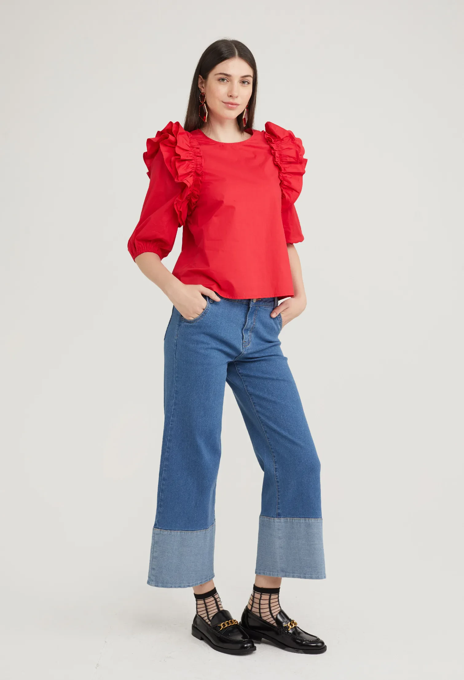 RUFFLE ACCENT 3/4 SLEEVE BLOUSE [RED]