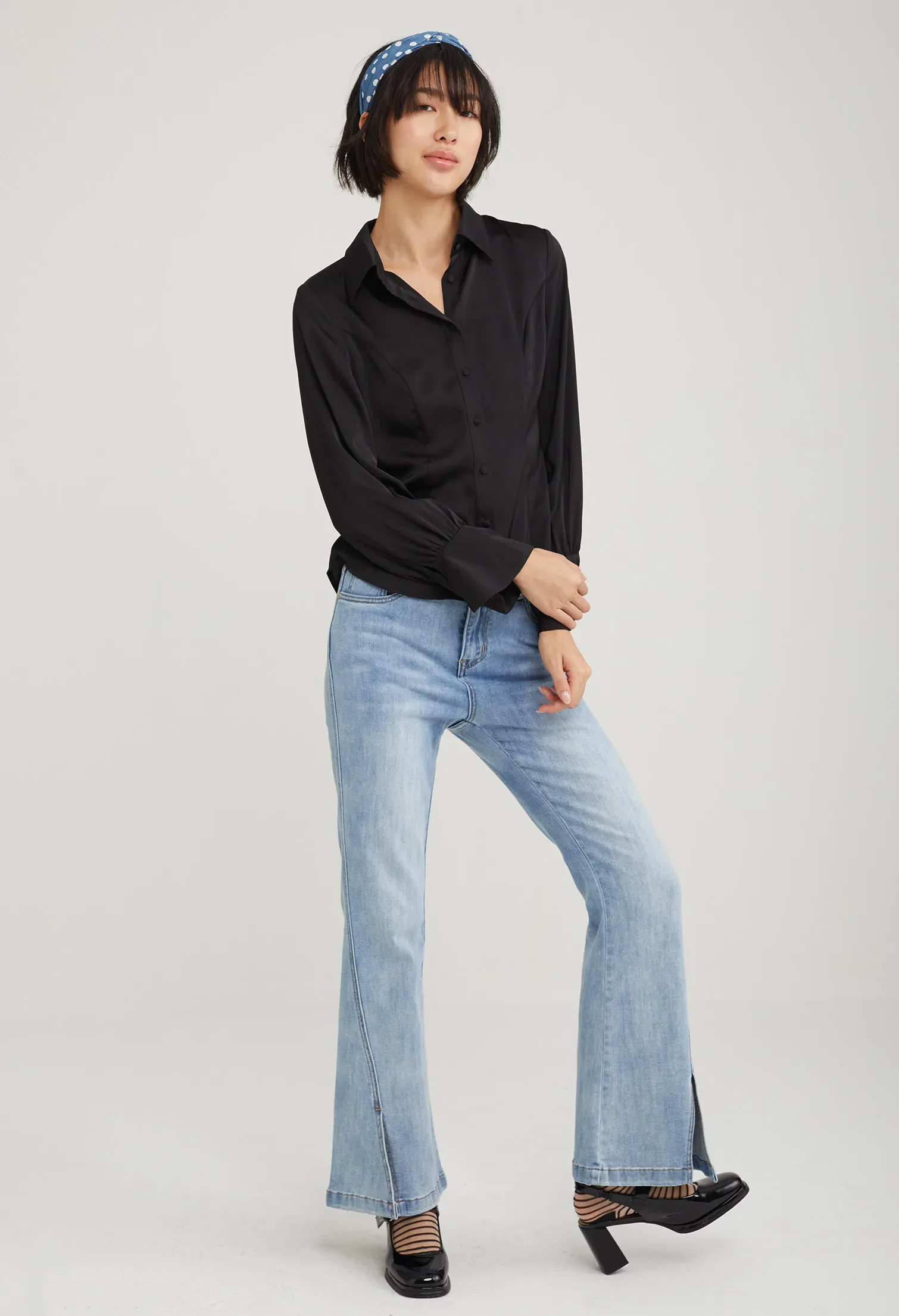 SATIN FITTED PETAL SLEEVE BLOUSE [BLACK]