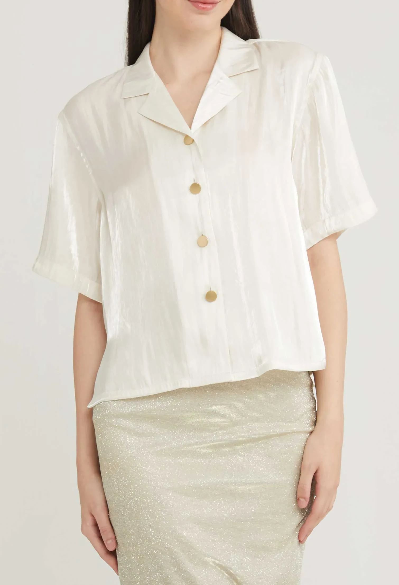 SATIN SHIMMER SHORT SLEEVE BLOUSE [CREAM]