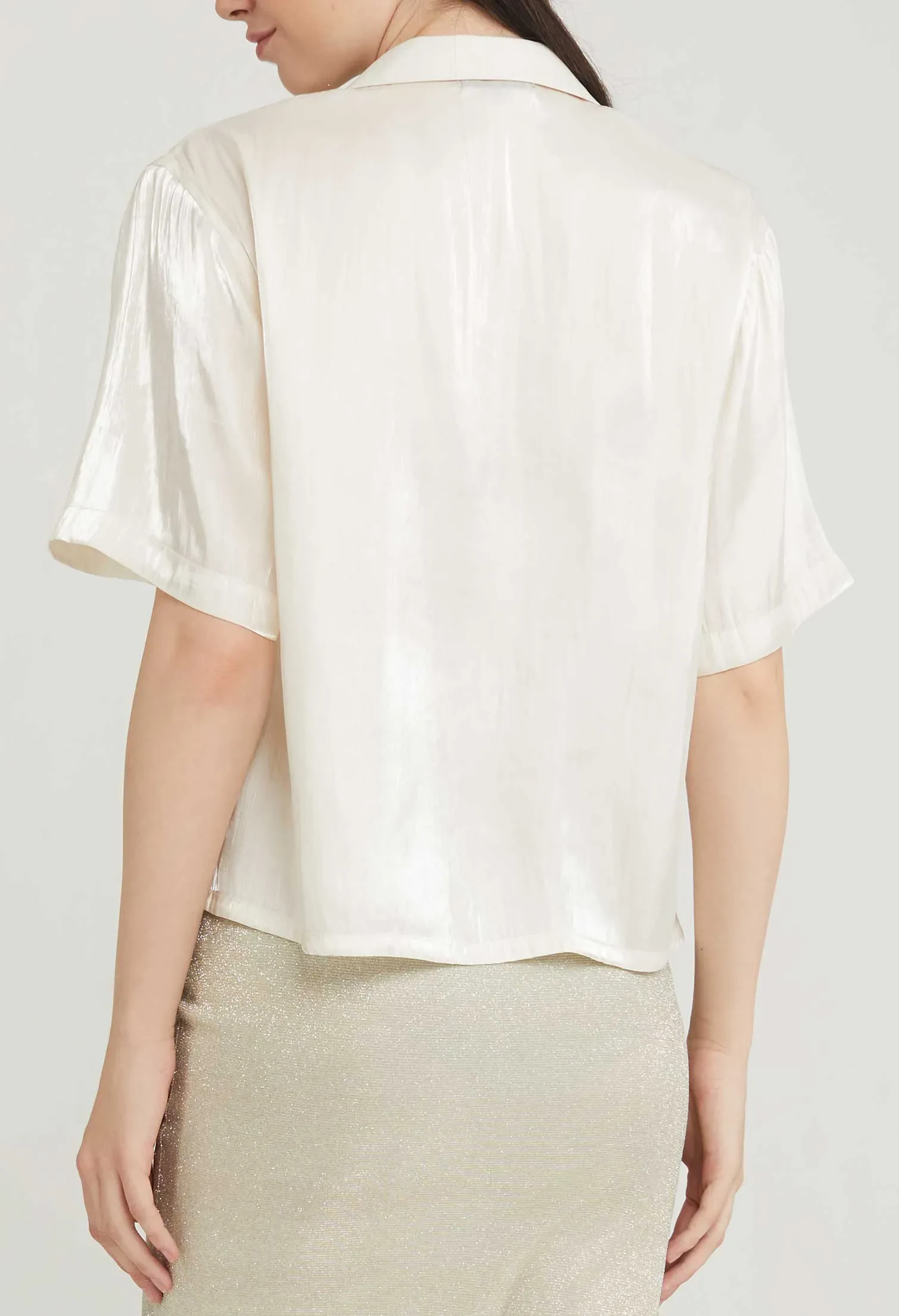 SATIN SHIMMER SHORT SLEEVE BLOUSE [CREAM]