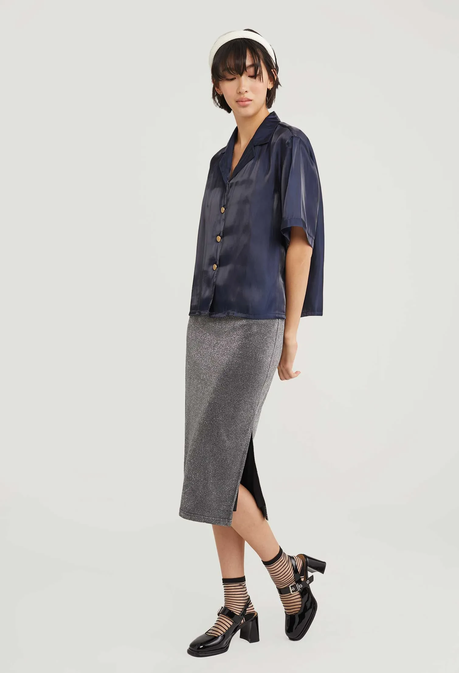 SATIN SHIMMER SHORT SLEEVE BLOUSE [NAVY BLUE]